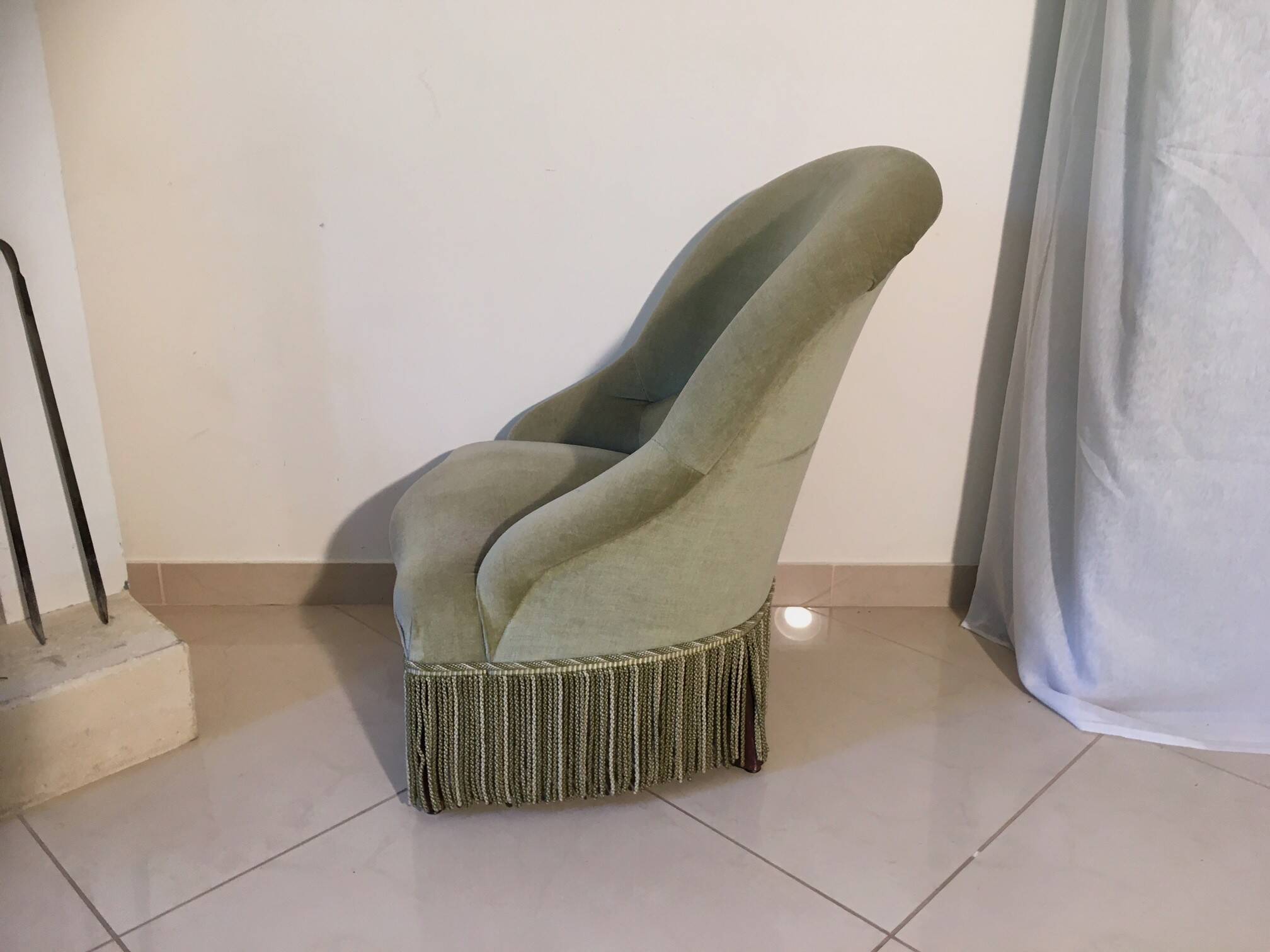 Toad armchair