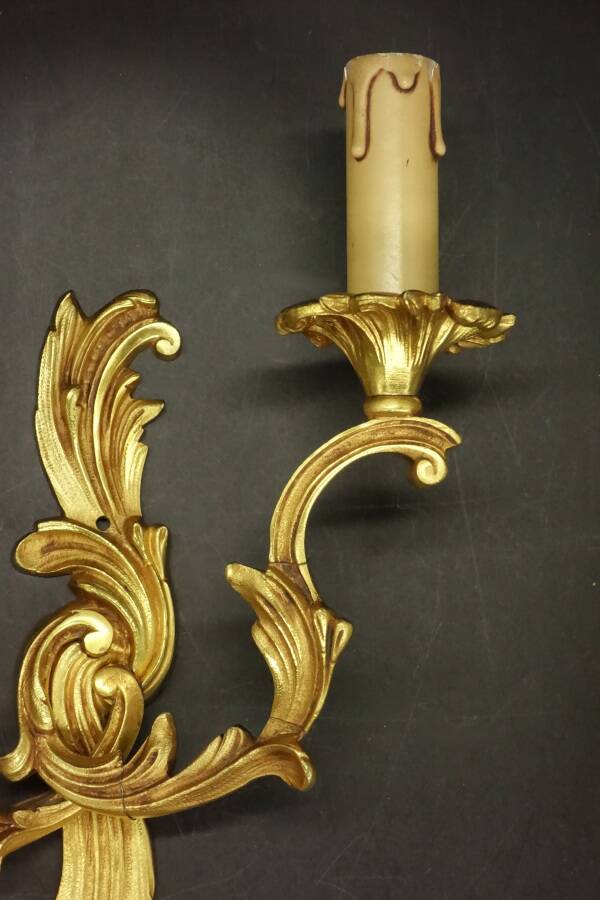 Pair of Louis XV style wall lights from Lucien GAU - gilded bronze