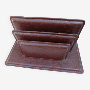 Mail holder in burgundy grained leather le tanneur