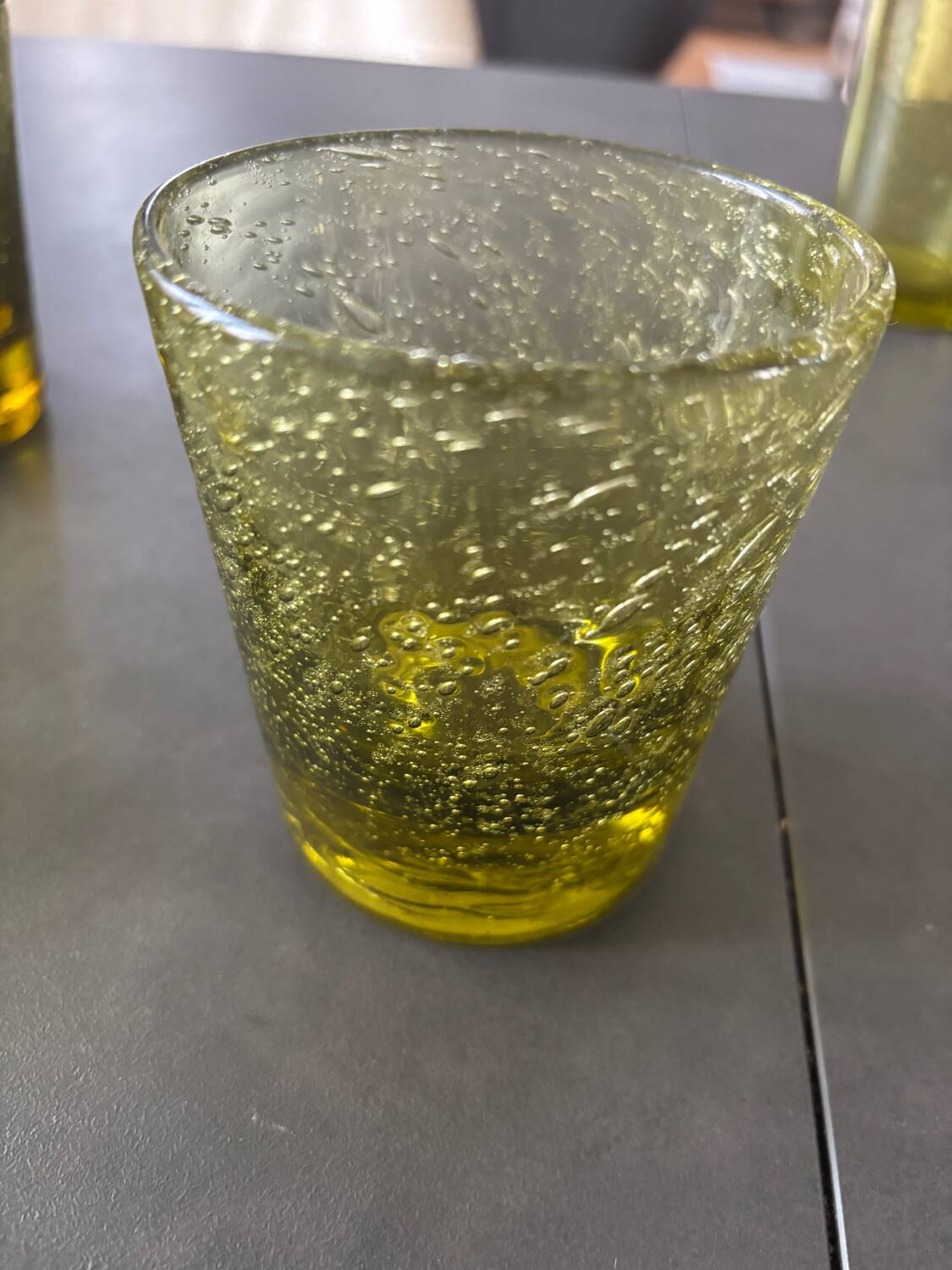 Verre de Biot vert 1960