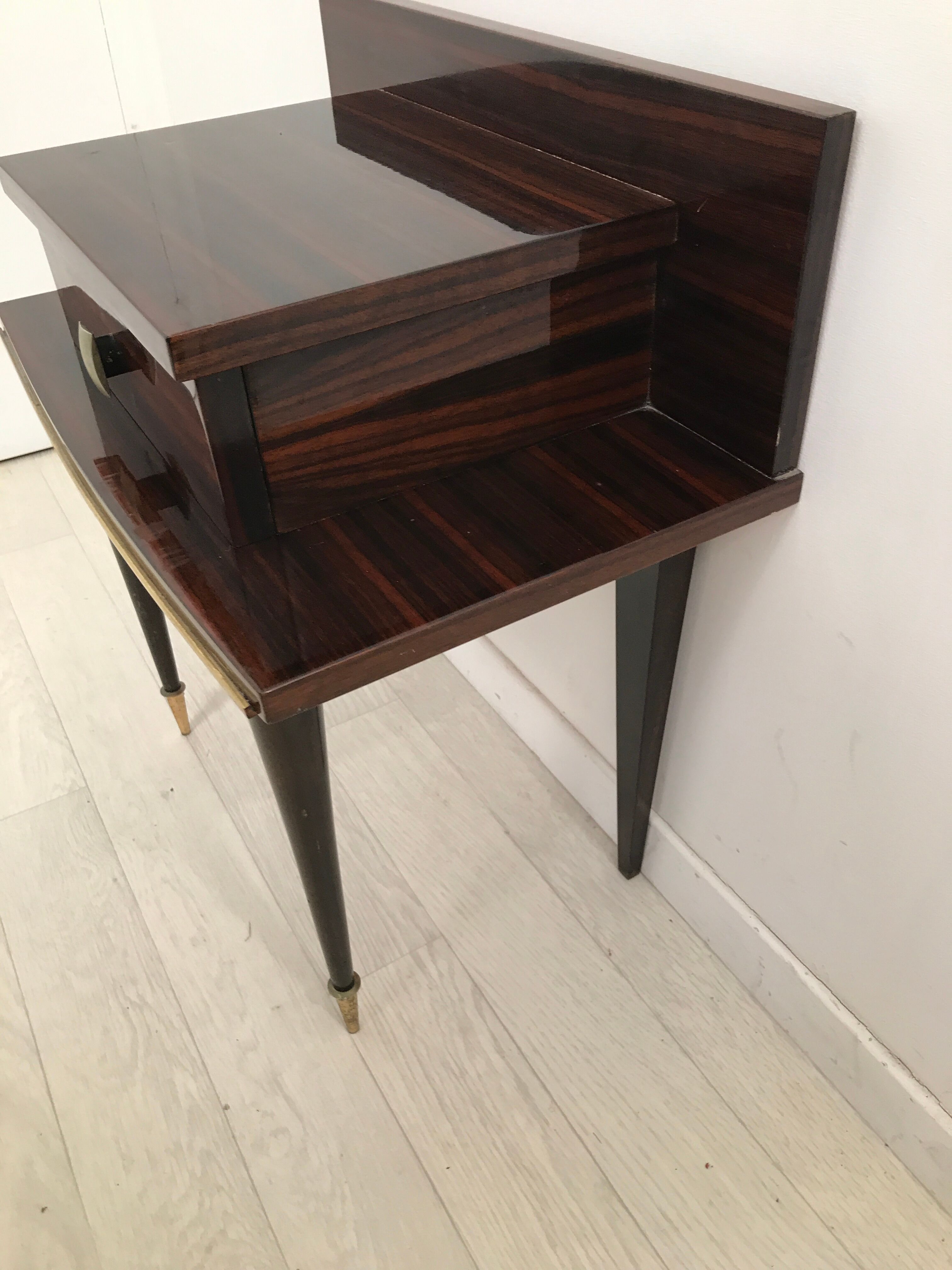 Chevet années 50-60 vintage en formica vernis laqué et pieds compas