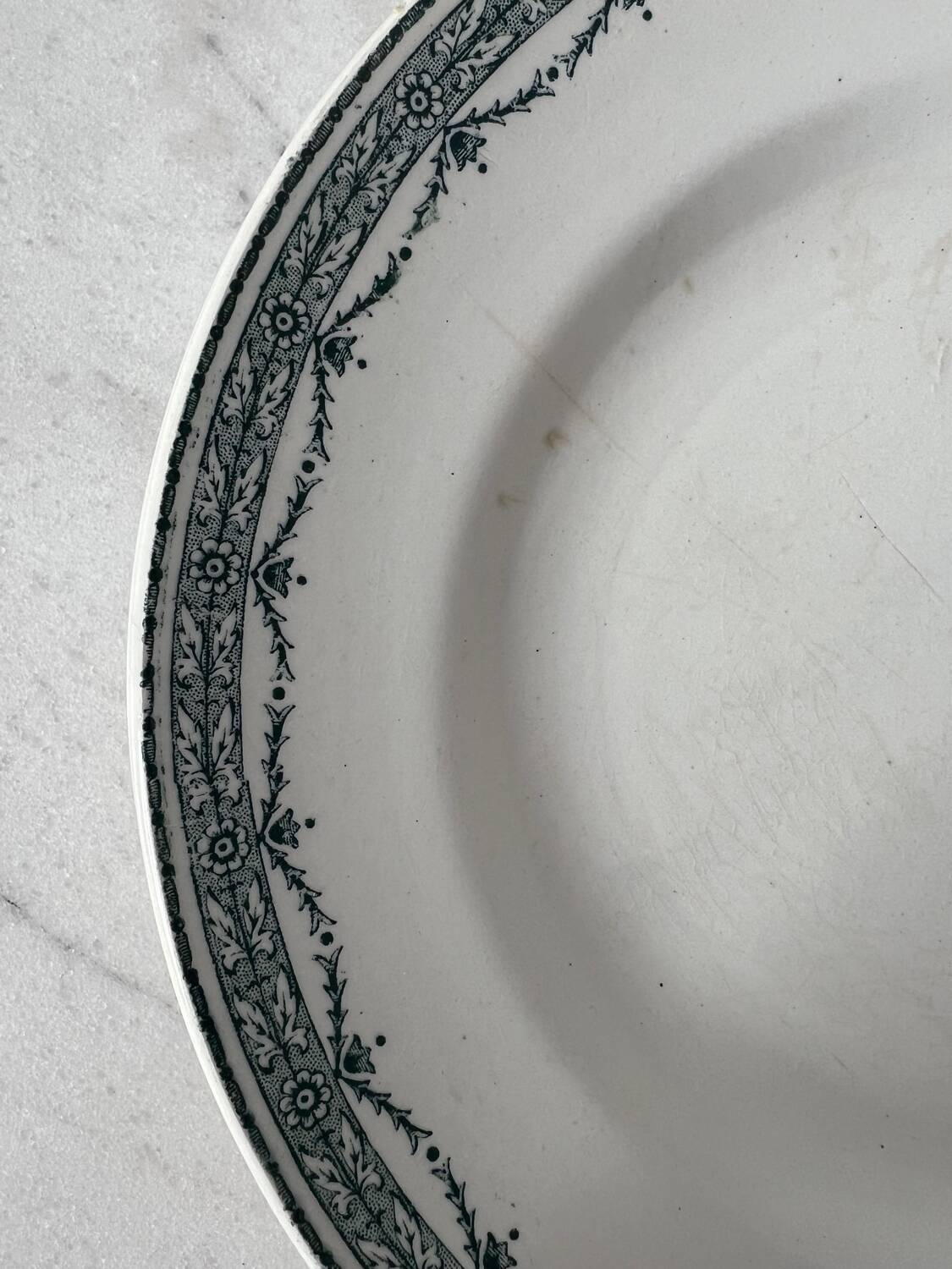 Set of 4 flat ironstone plates St Armand Magali