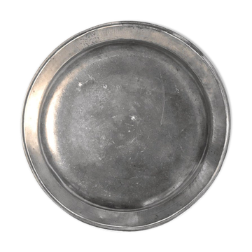 Dish with coat of arms, 18th century