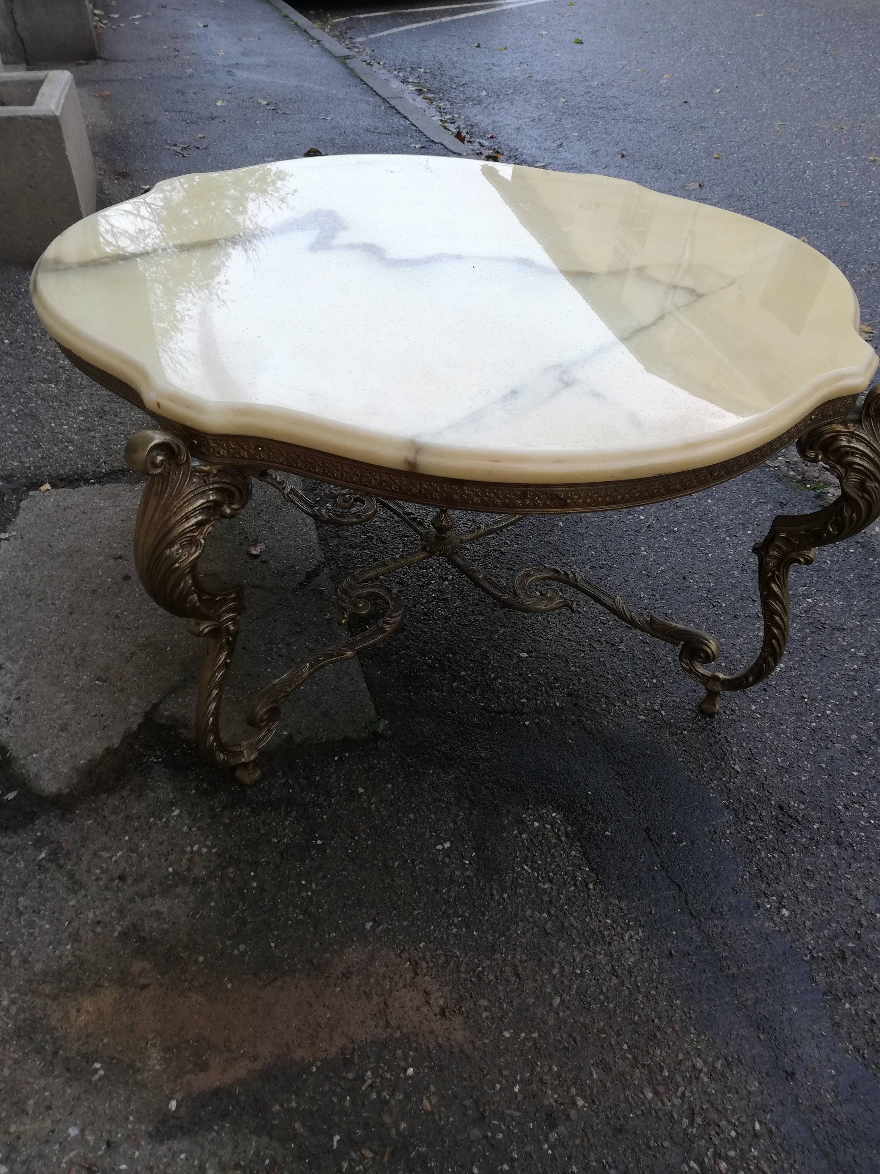 Table basse vintage bronze et marbre