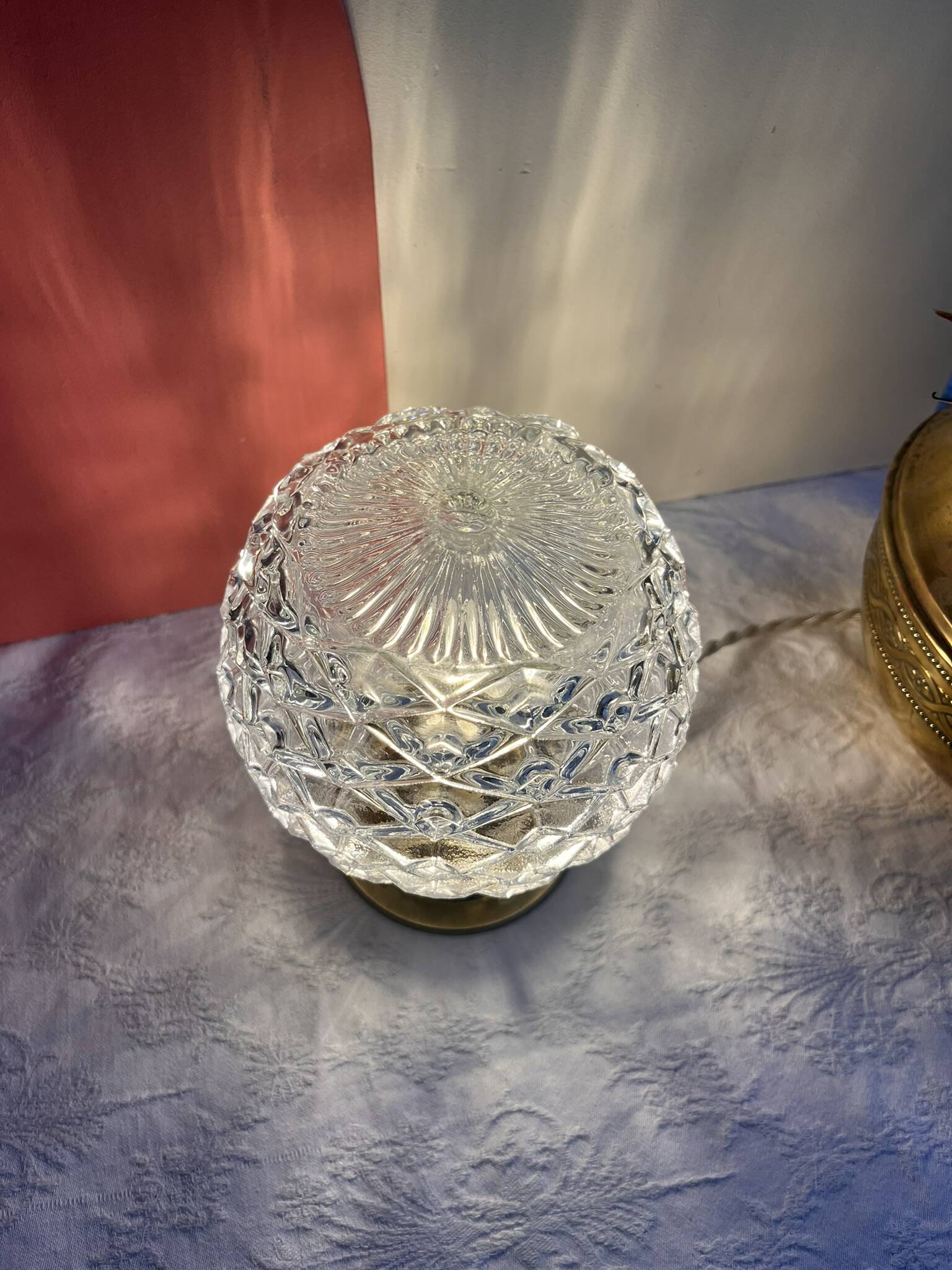 Vintage table lamp in chiseled glass - pineapple model