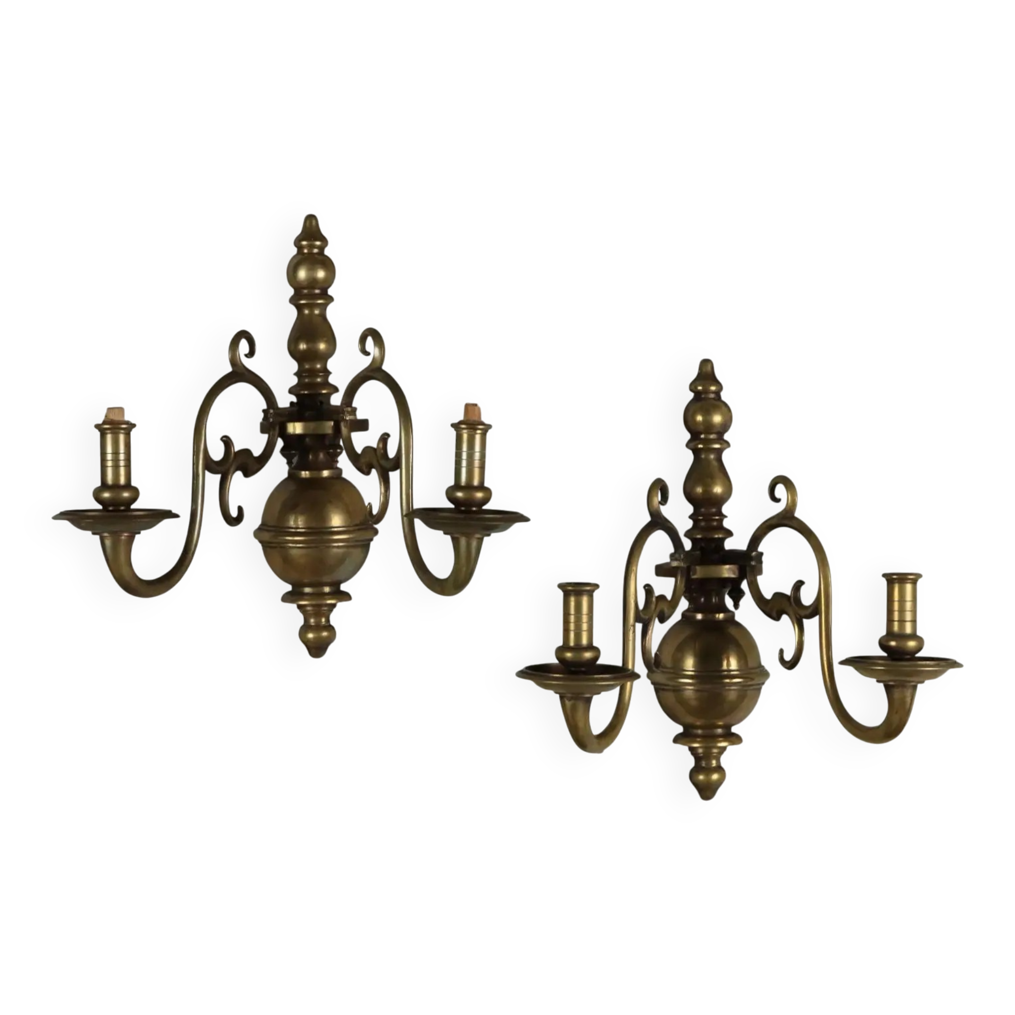 Pair of antique wall sconces in 20th-century Baroque style.