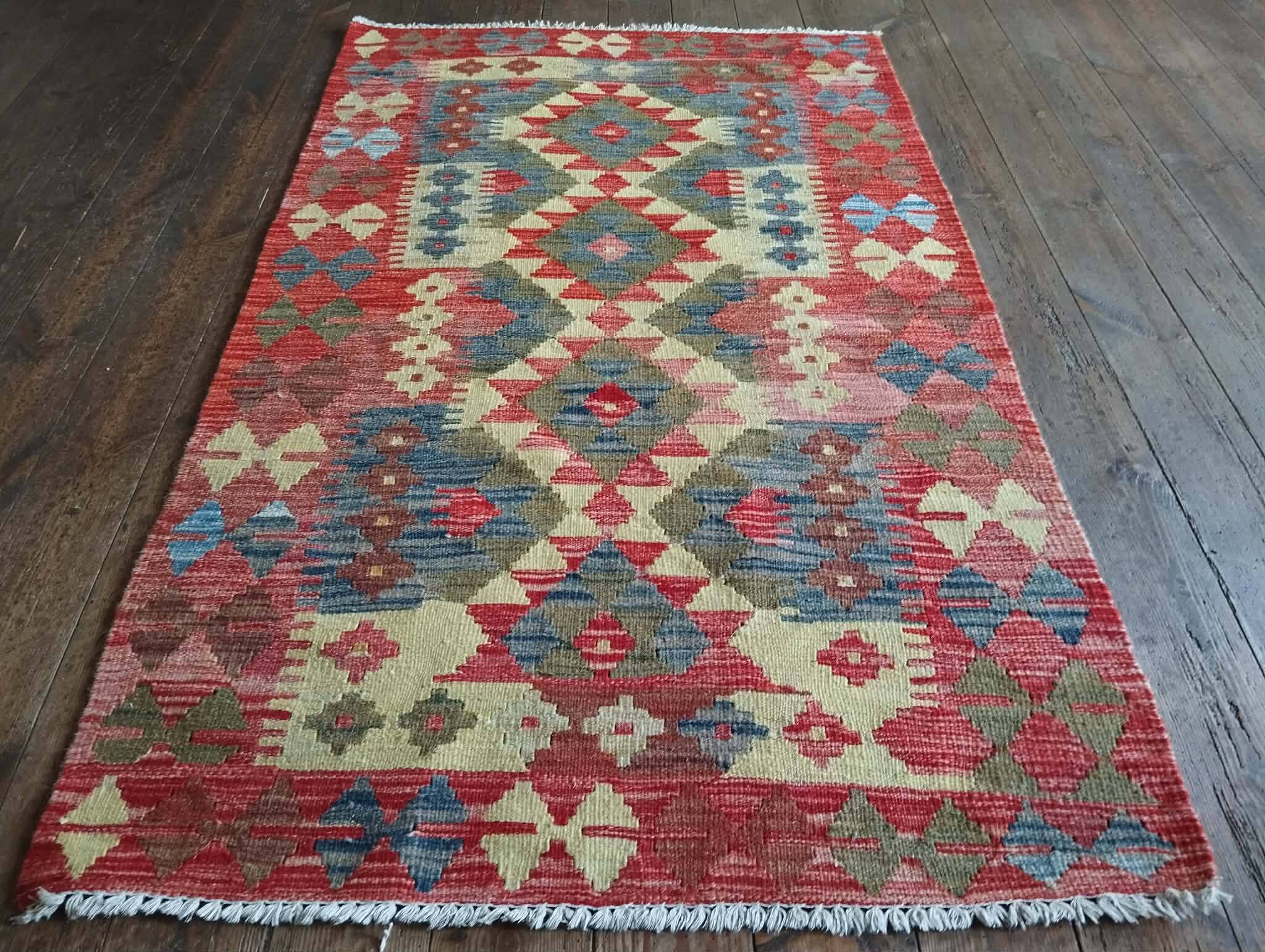 Handmade Persian Qashqai rug 150x89cm