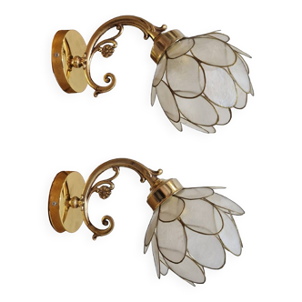 Duo mother-of-pearl flower appliques