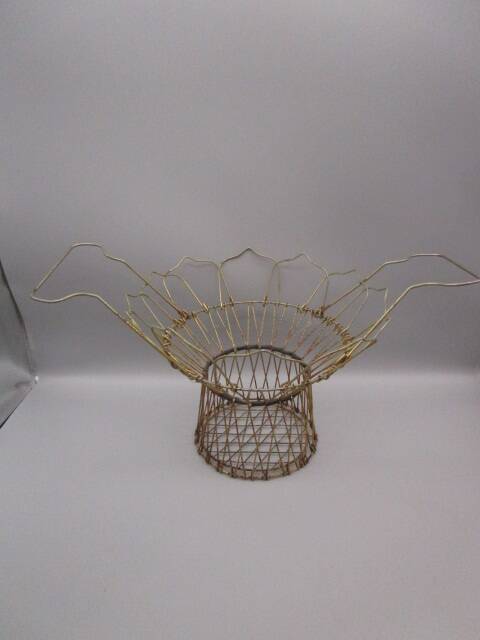 Panier ancien en métal doré