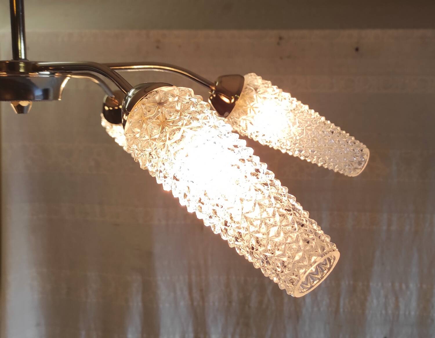 Chandelier with 6 lights in gold-plated metal and glass tulip - mid 20th century.