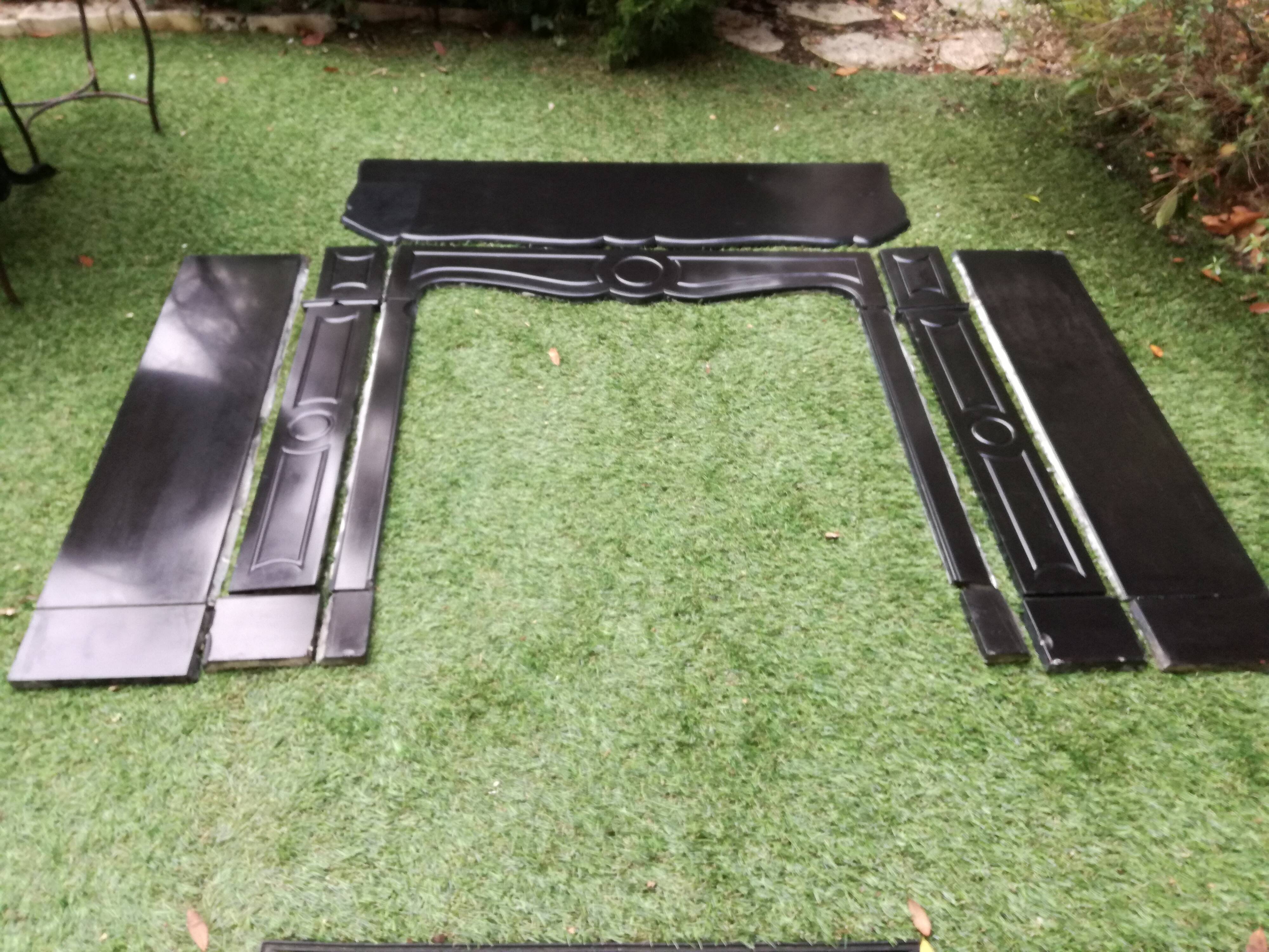 Pompadour fireplace in black marble nineteenth century.