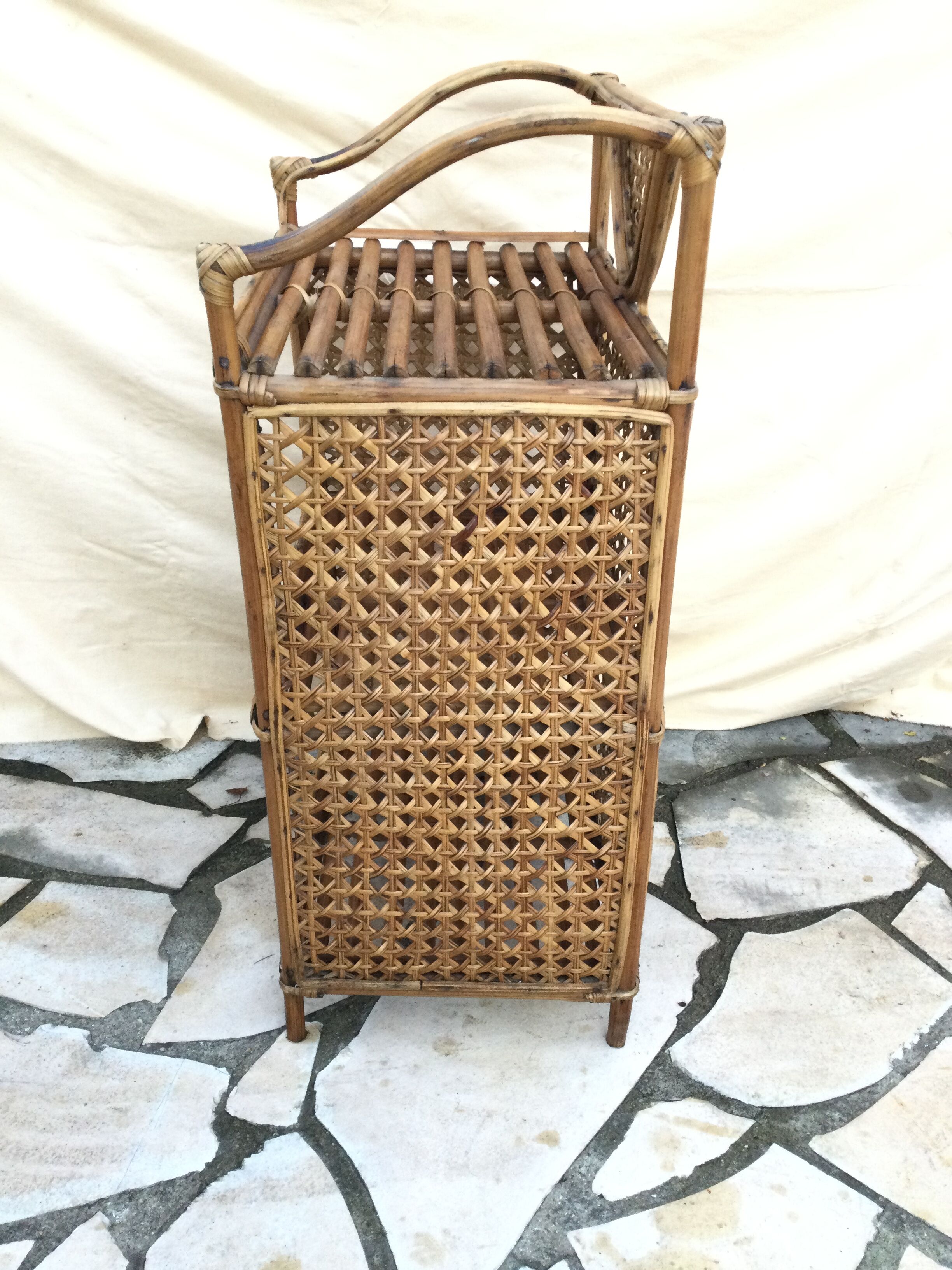 Meuble étagère en rotin