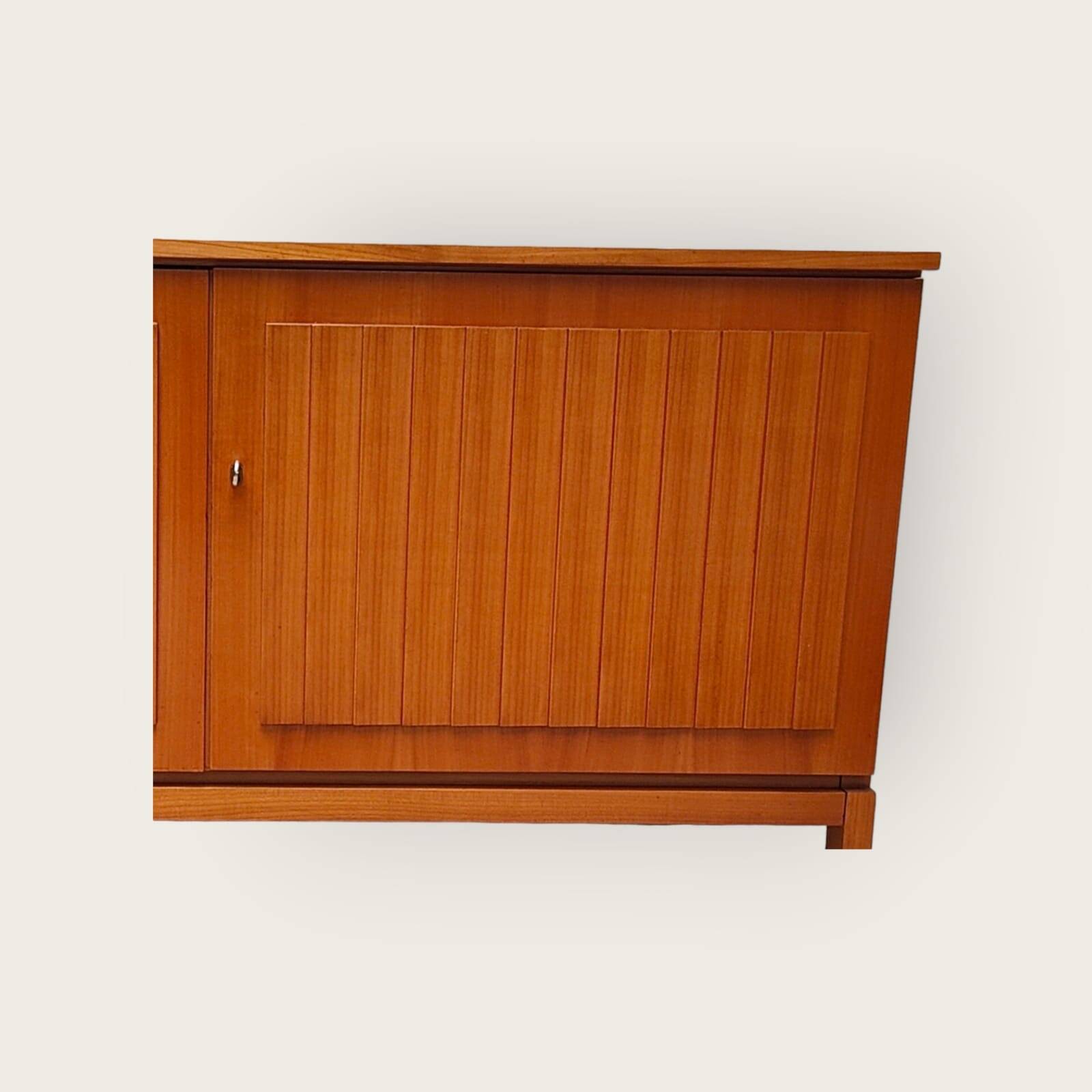 Buffet du milieu du siècle