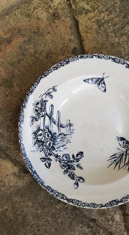 Lot de 2 assiettes E.Bourgeois
