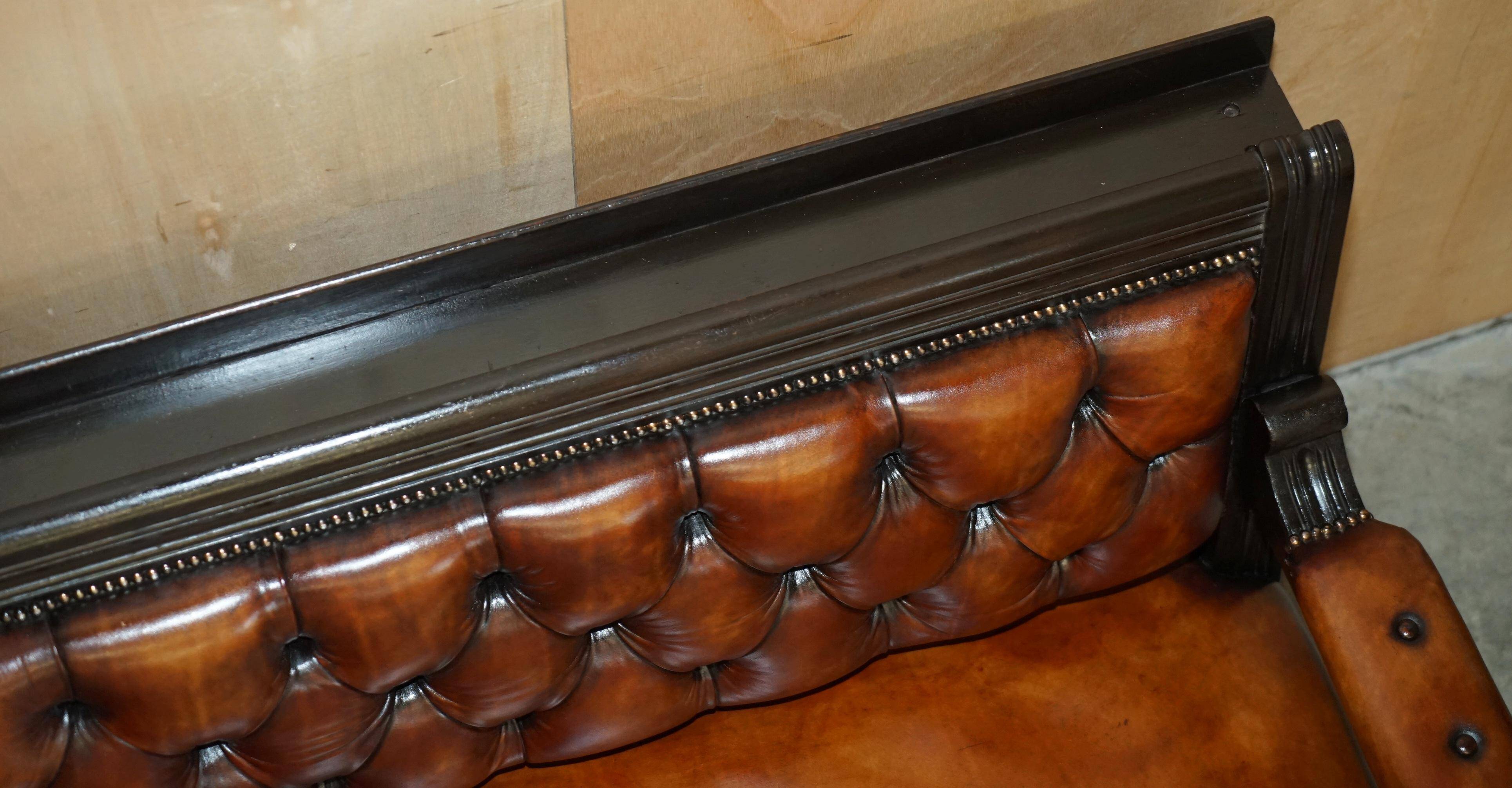 Banc de pub victorien Chesterfield en cuir restauré