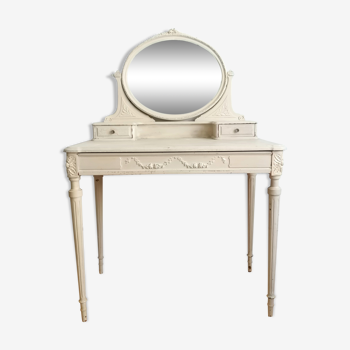 Old dressing table