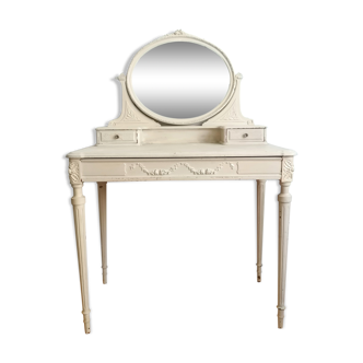 Old dressing table