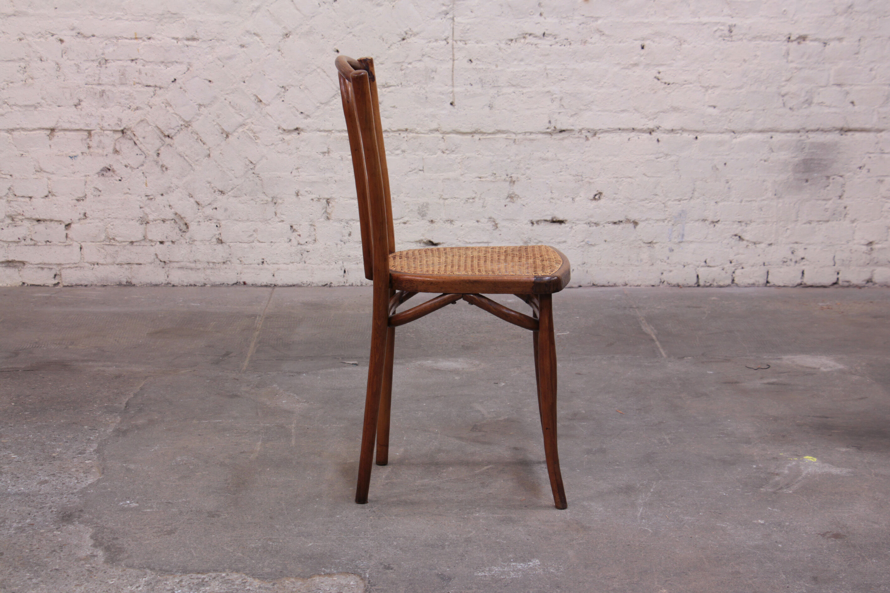 Bistrot chair in curved wood and caning