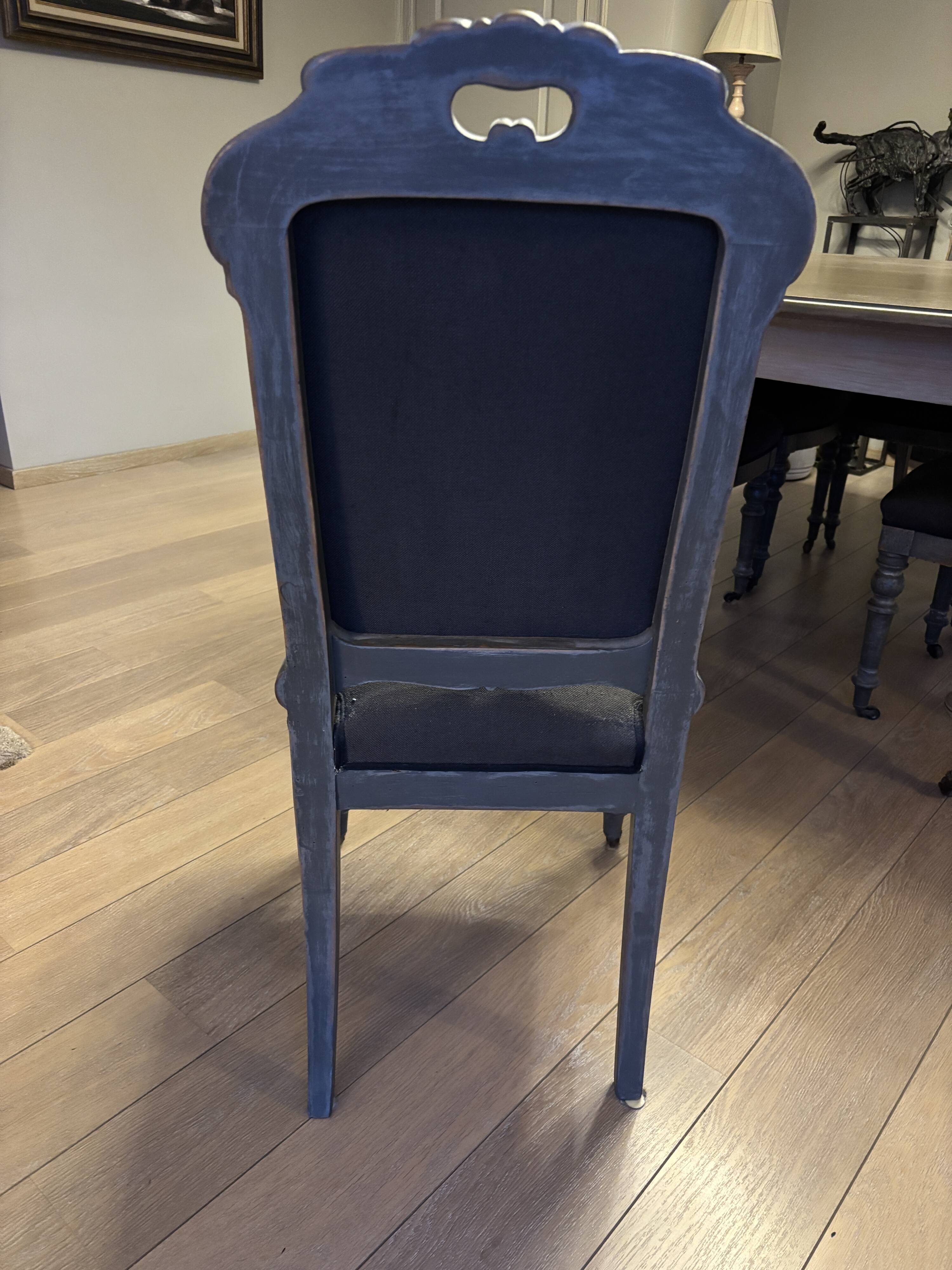 Dining table with 6 chairs