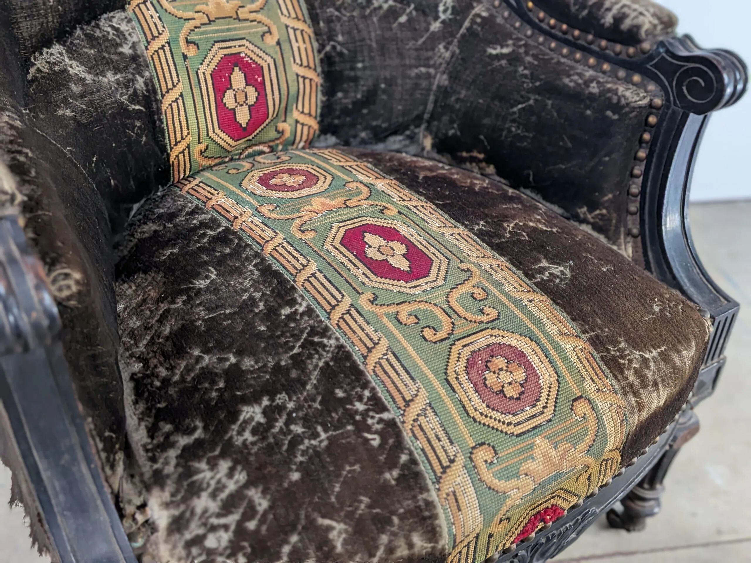 Fauteuil style Louis XVI – 19e siècle