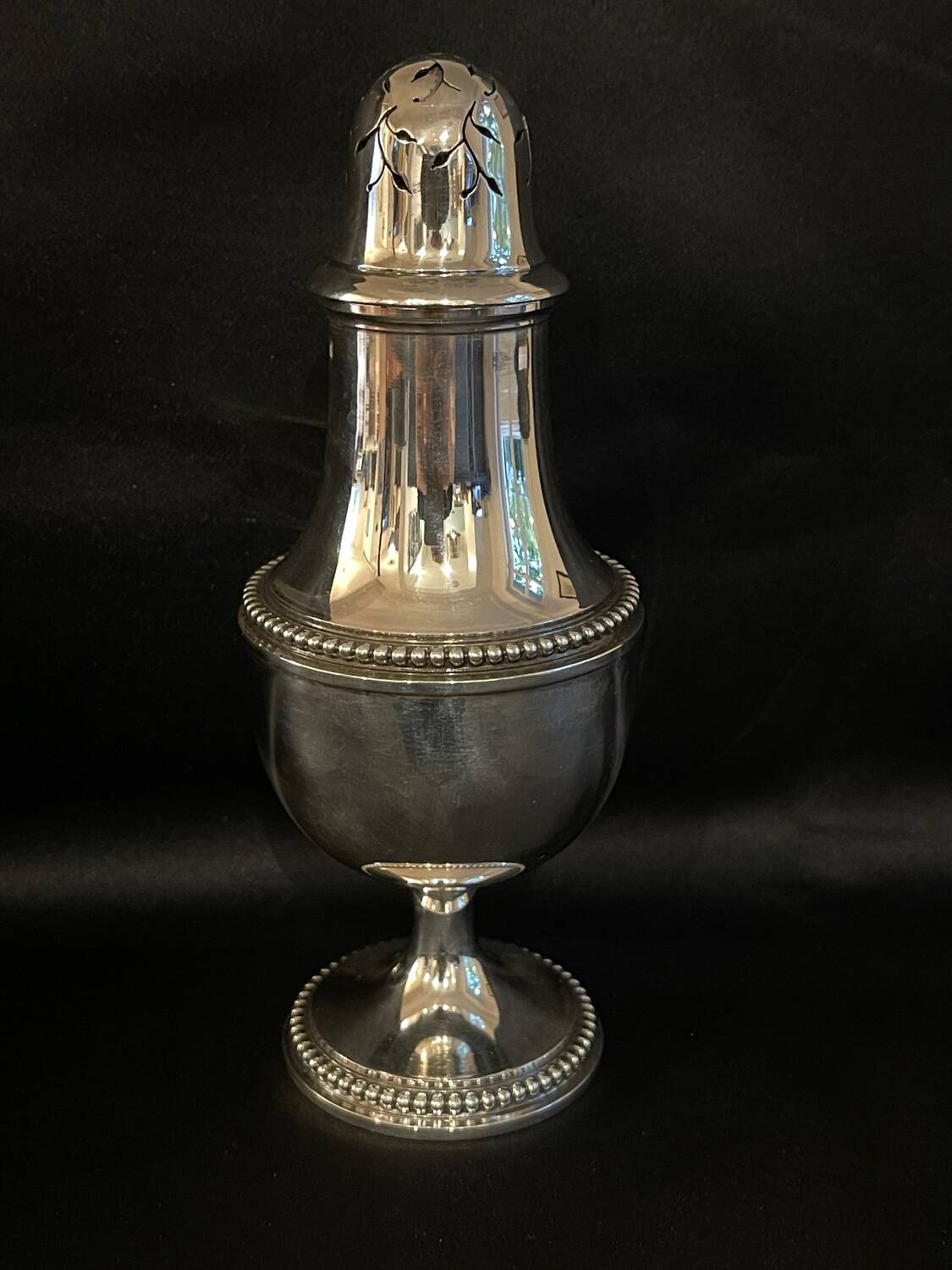 Solid silver sprinkler, neck brace hallmark, very good condition