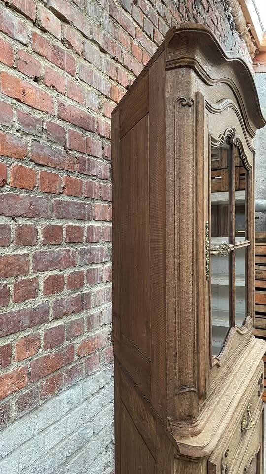 Bleached Oak Corner Display Cabinet – French 2-Piece Cabinet