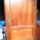 Small 18th century cherry wood bonnetière from the Vendée region