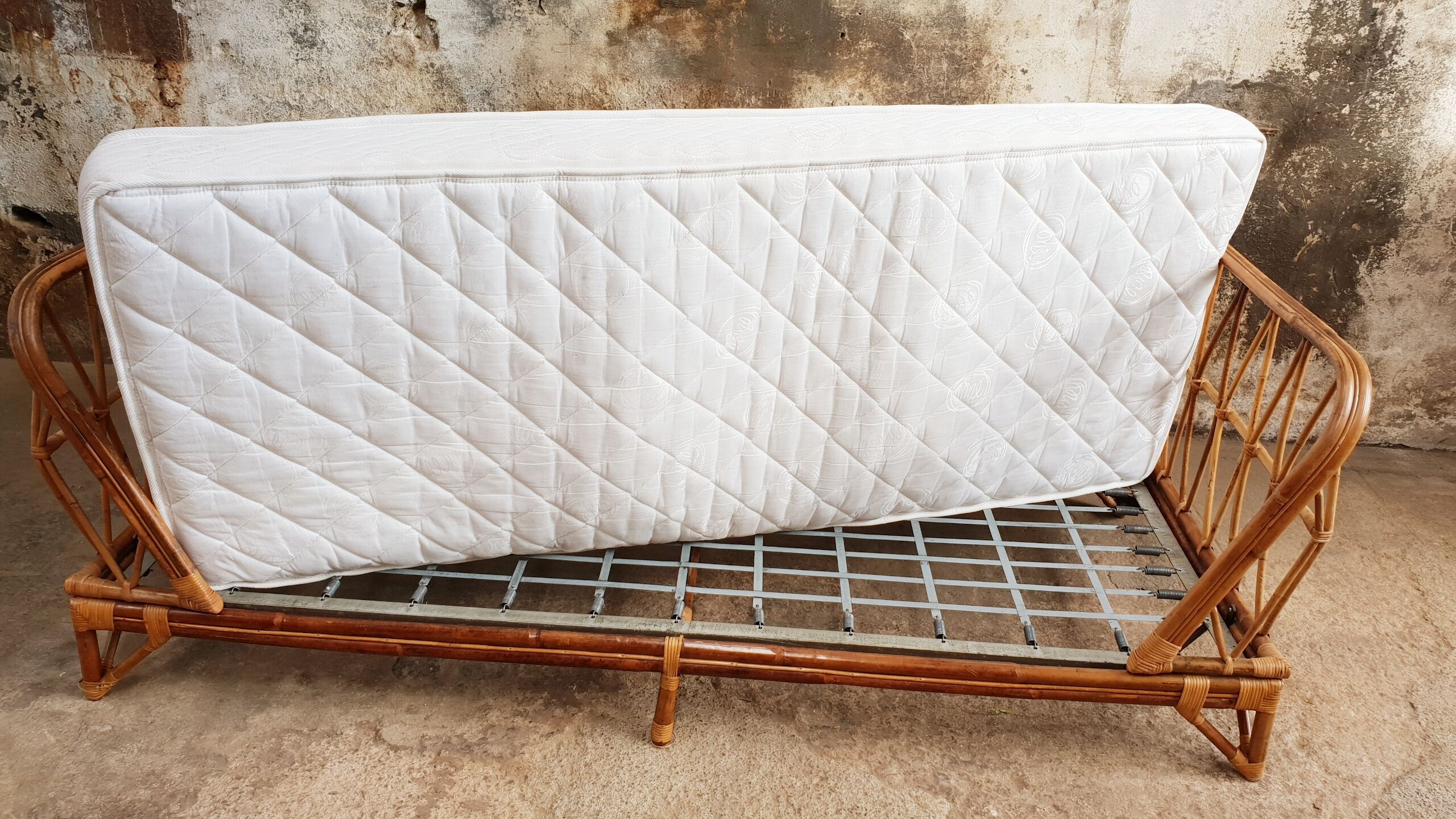 Rattan bed bench
