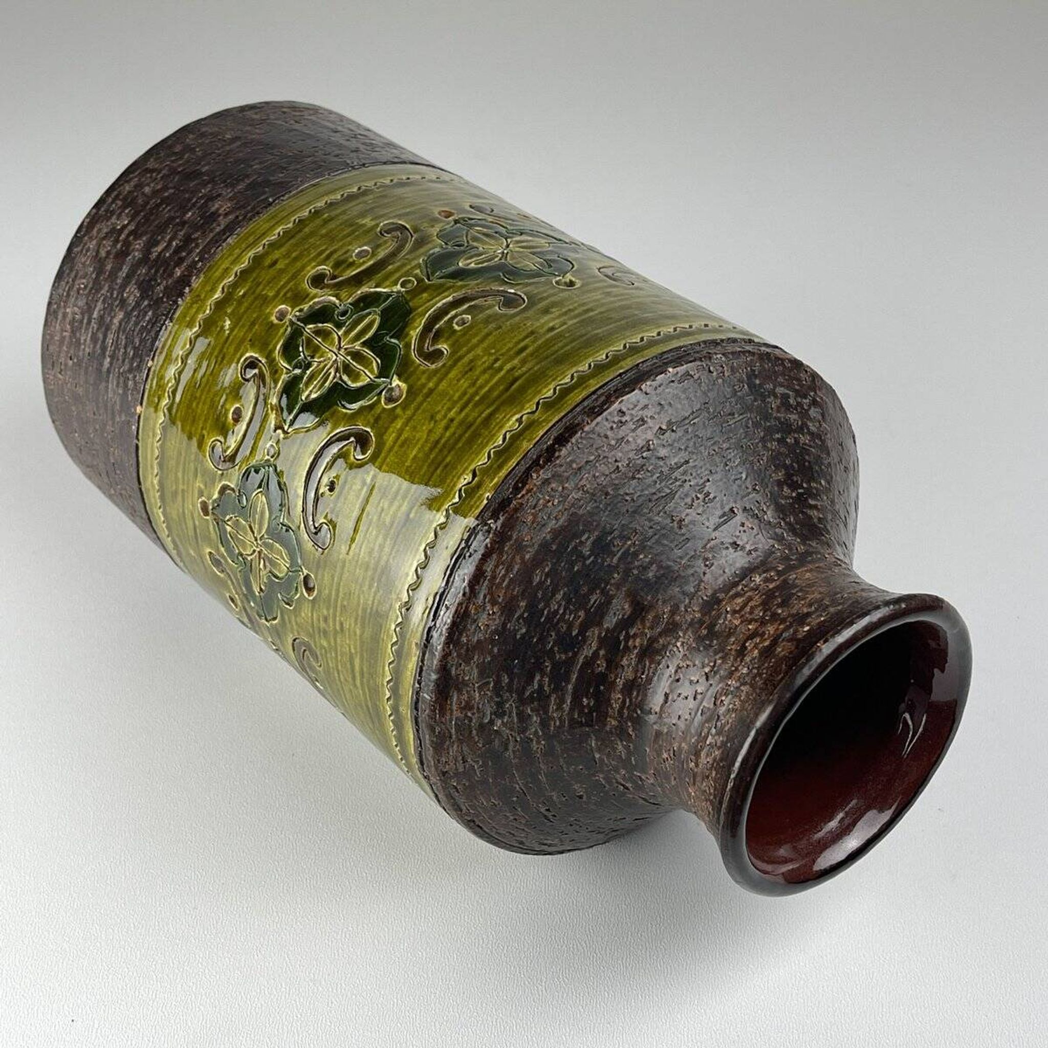 Vintage ceramic vase by Aldo Londi for Bitossi, Italy, 1970s.