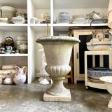 Medici pot in beige reconstituted stone