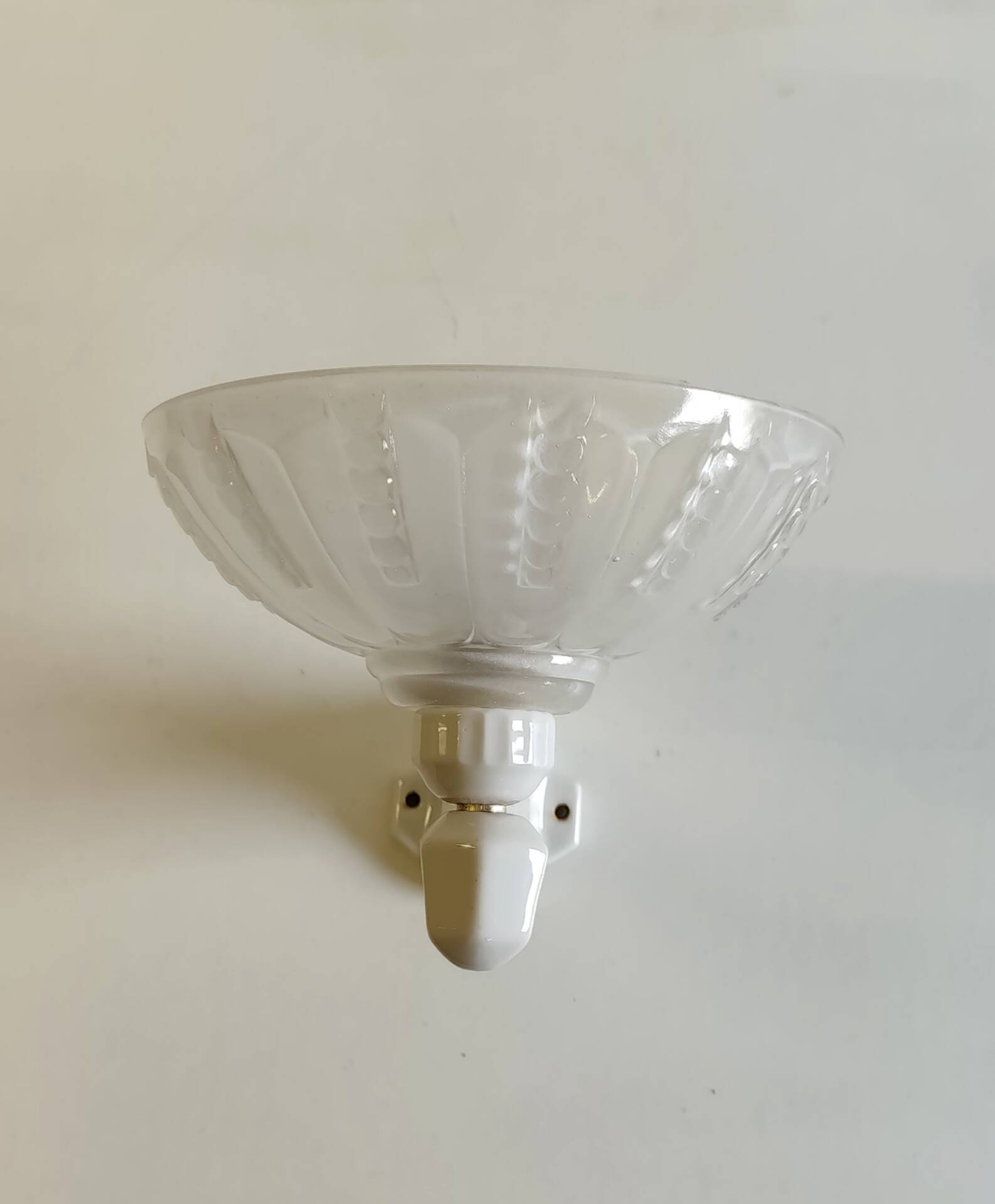 Art Deco wall light in porcelain and glass paste - 1930s/40s