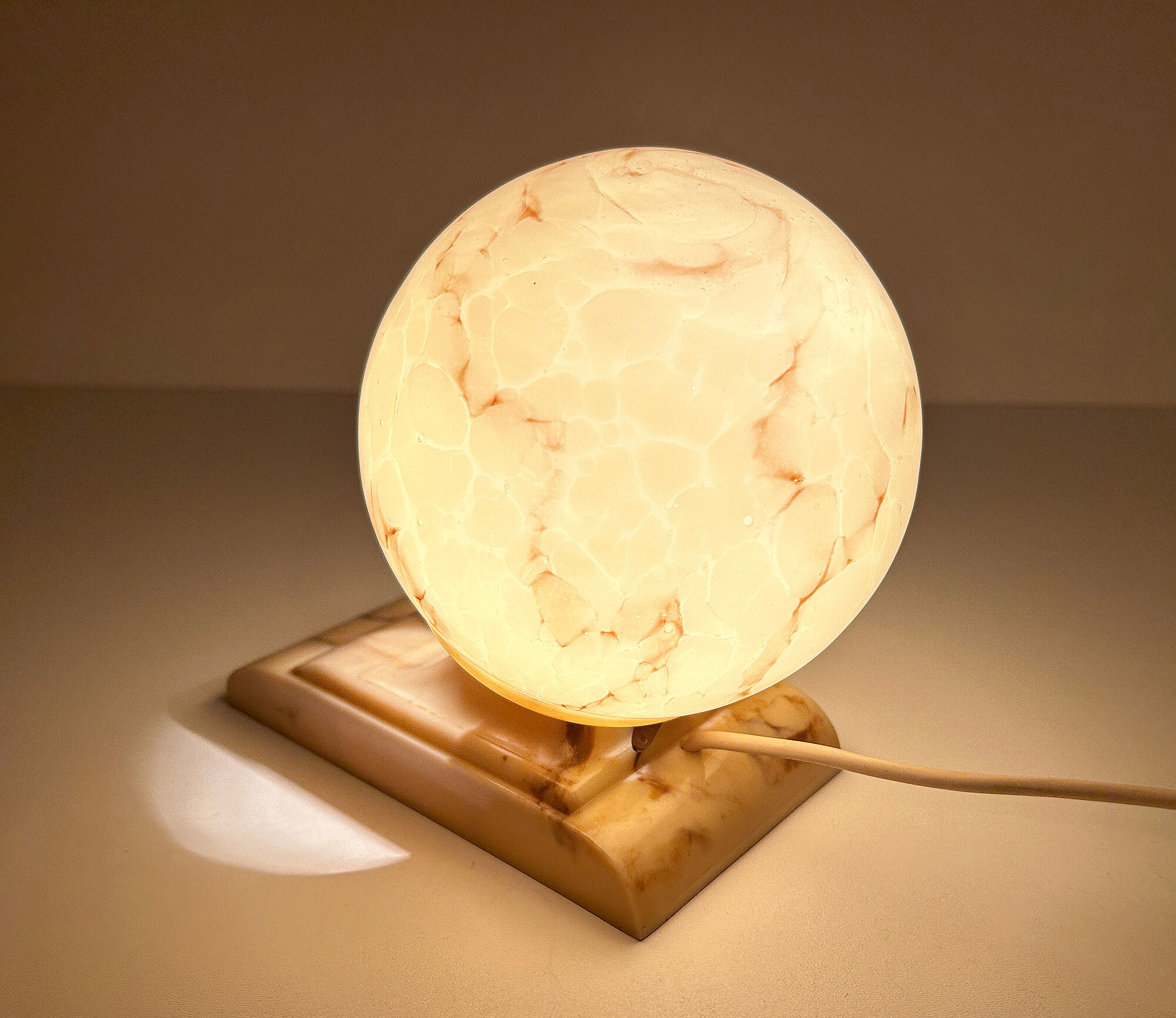 Vintage Art Deco Table Lamp, 40 years, Bakelite Melamine Opaline Marble