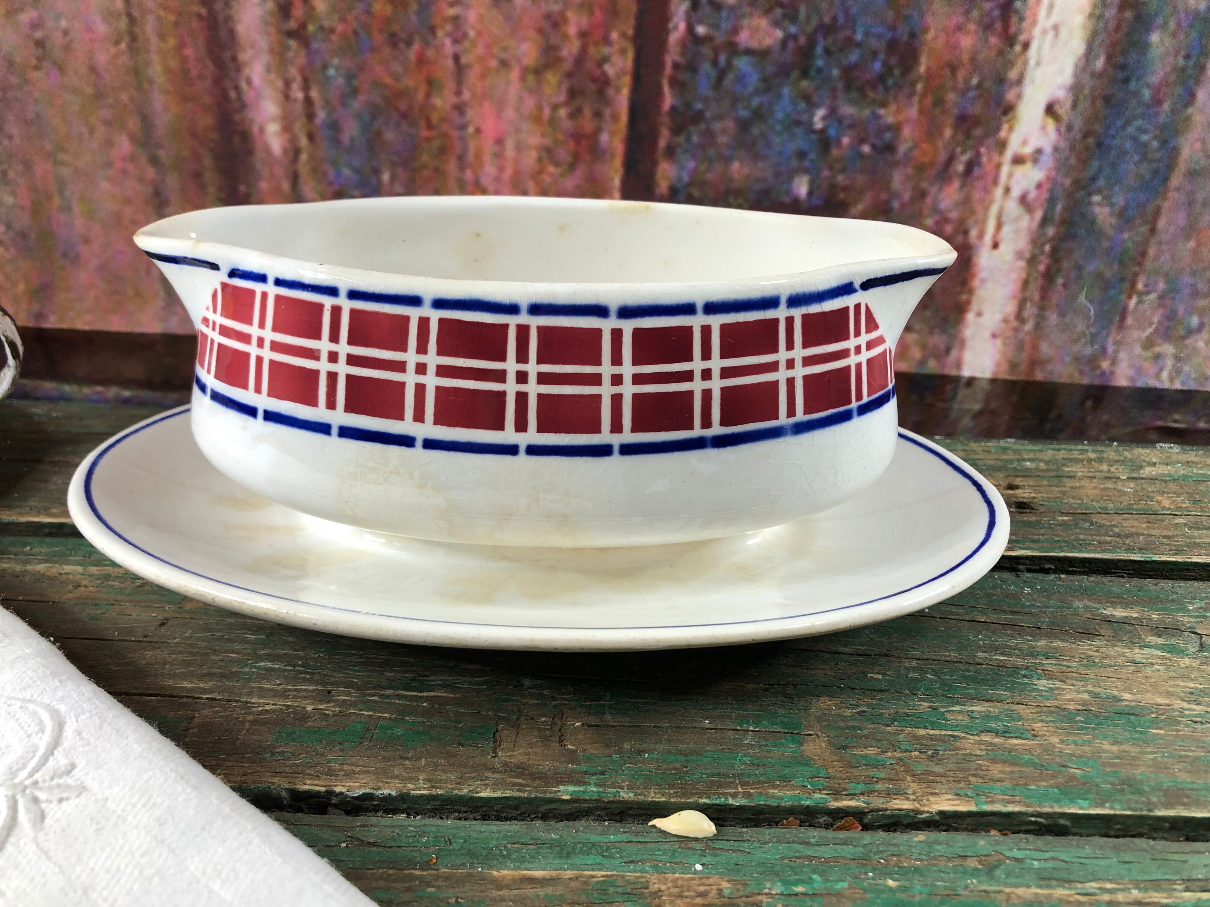 Gravy boat art deco white and red Villeroy and Boch model Rosario