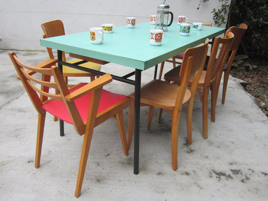 Table metal and formica