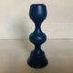 Bougeoir en bois bleu de style scandinave