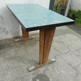Table bistro wood and formica