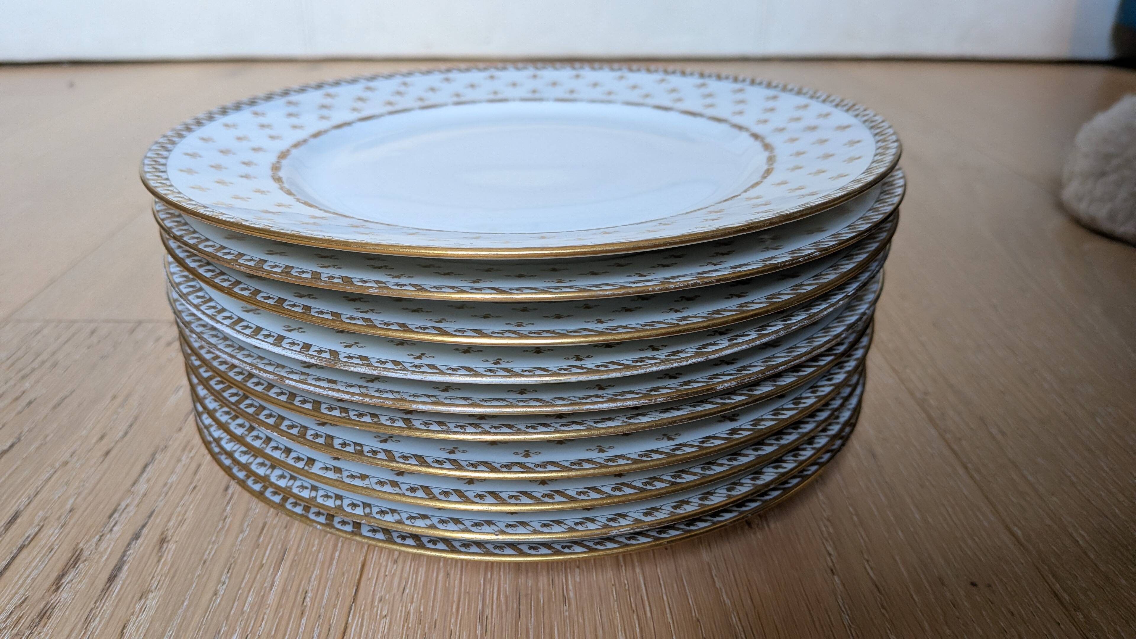 10 Limoges porcelain dinner plates with gilt decoration – Dupont Desfontaines