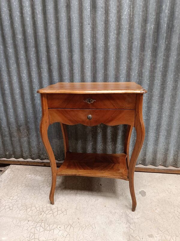 Desserte - Coiffeuse - Travailleuse - petite table d'appoint en bois massif