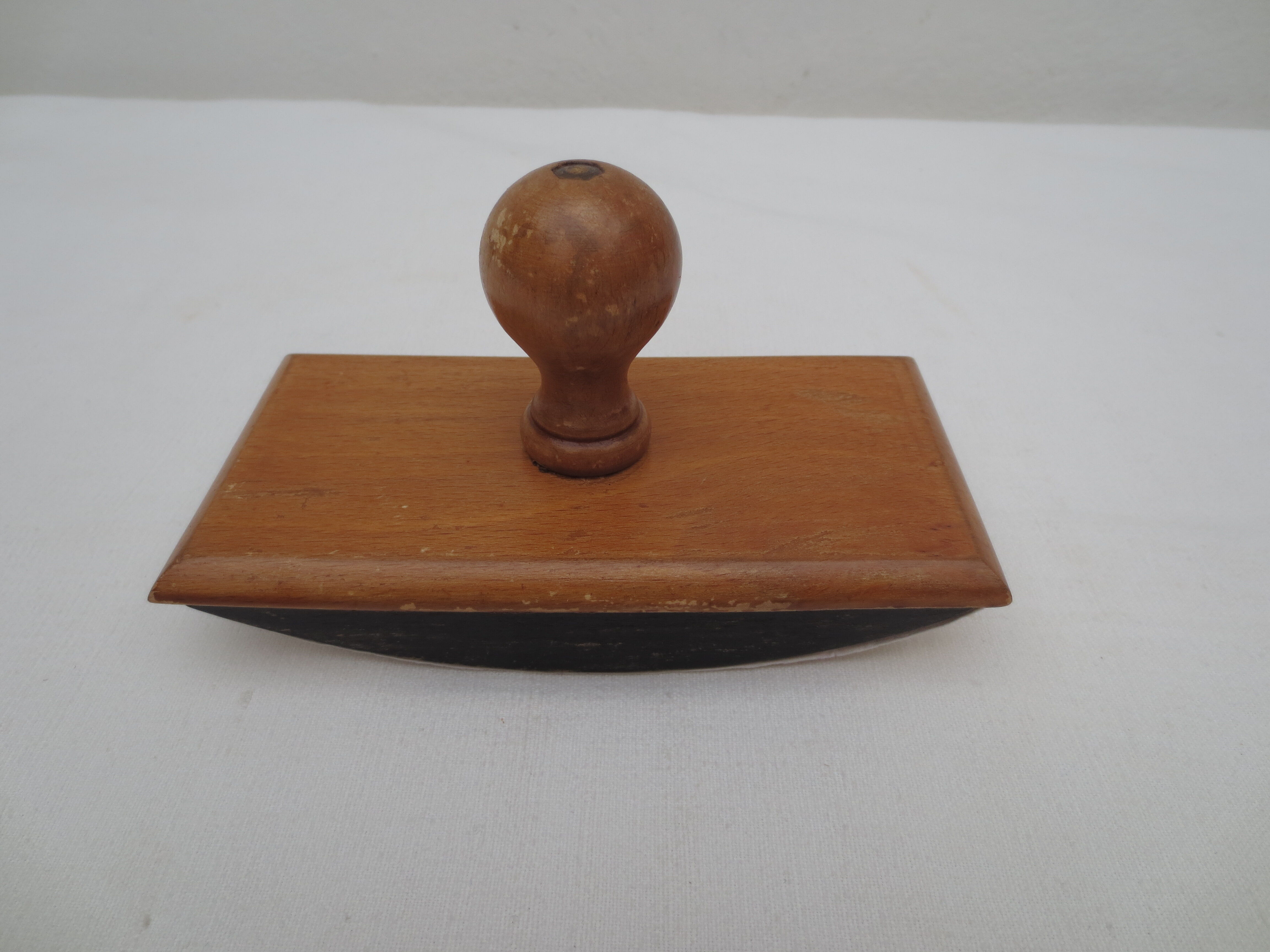 Wooden blotting stamp