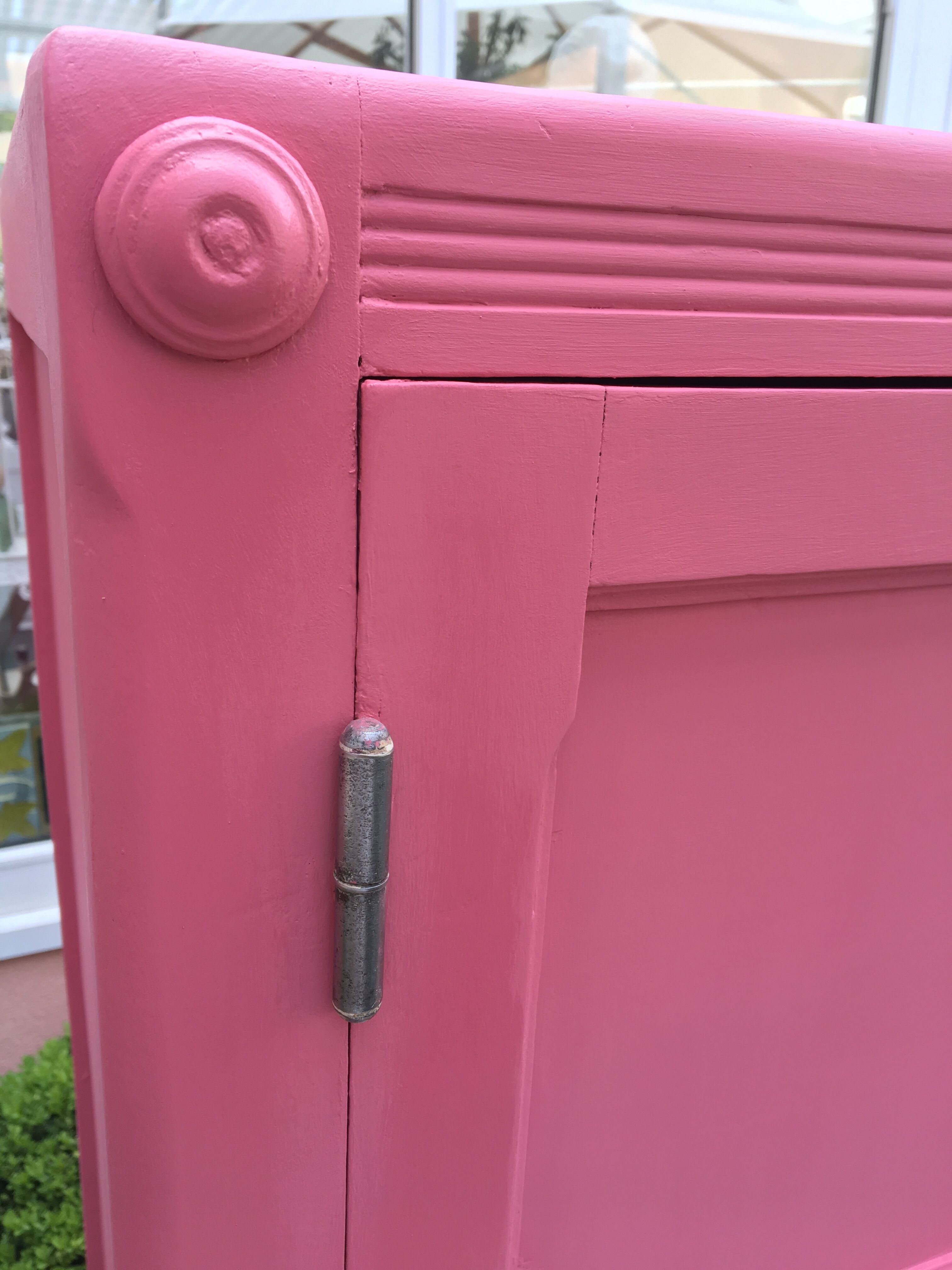 Parisian wardrobe bonnetière