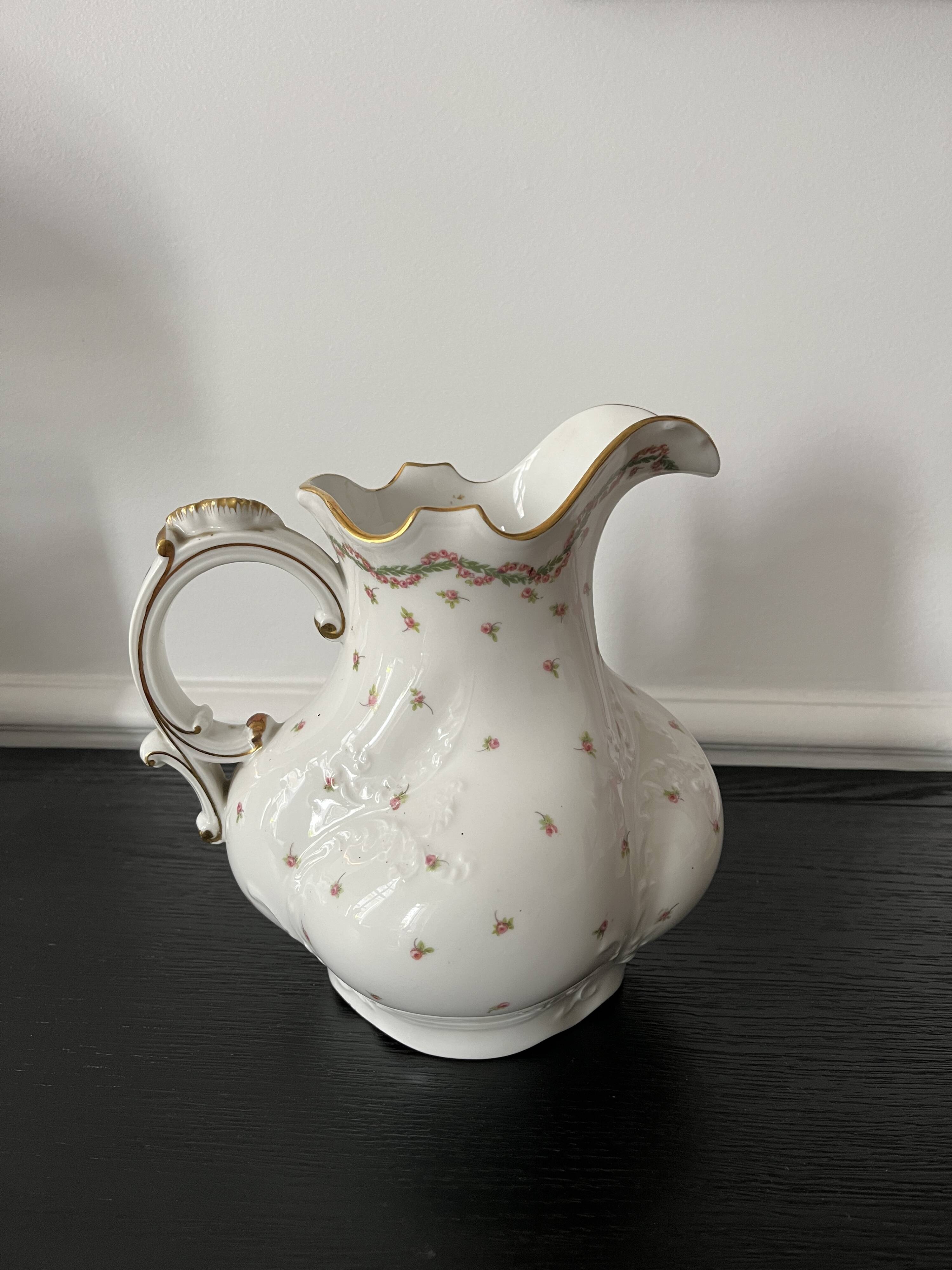 Verseuse, from the house À la Paix, Paris 1900