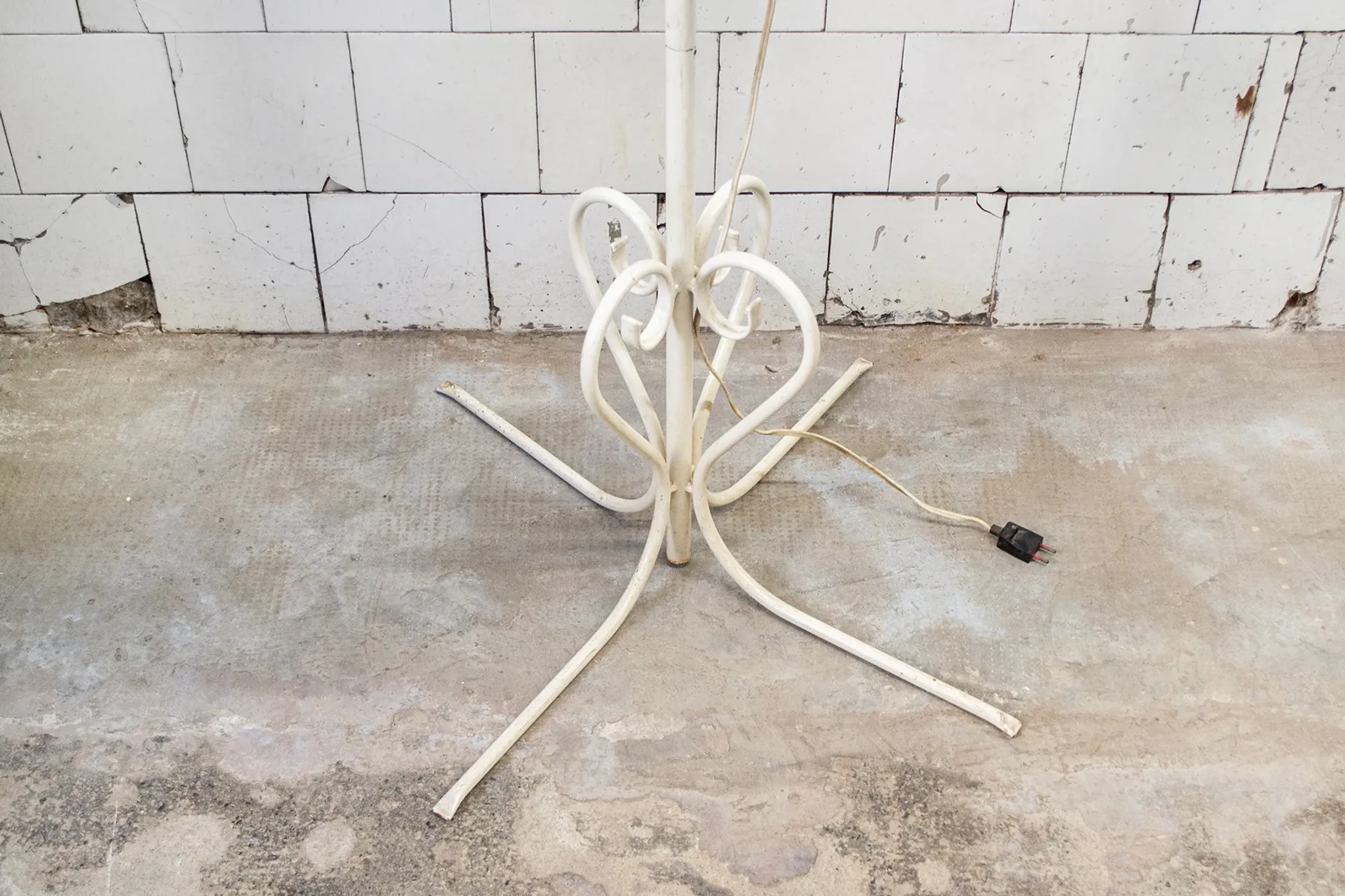 Painted wrought iron garden lamp, Italy, 1960s