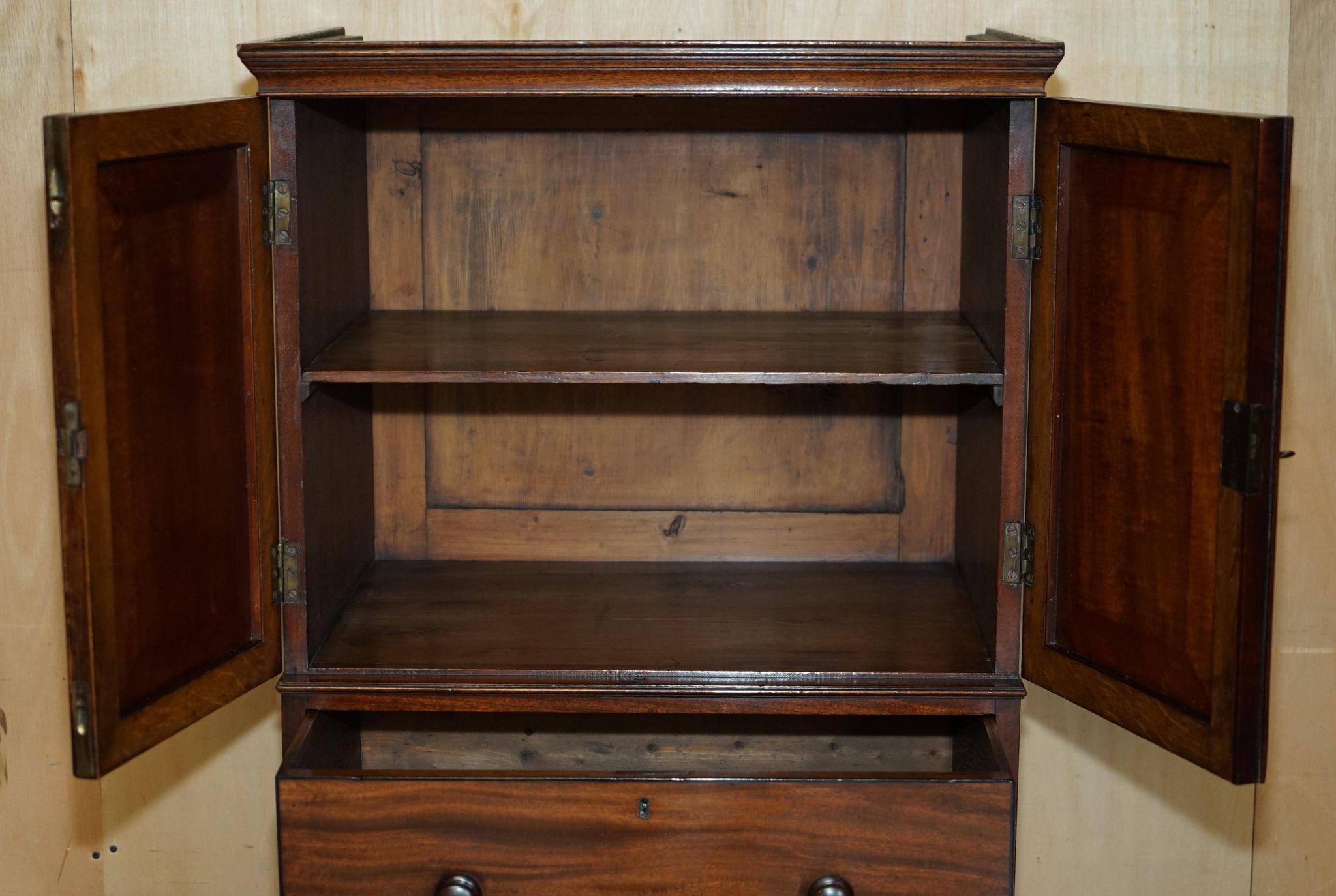 Paire de commodes hautes anciennes Castle Howard 1840 en bois dur