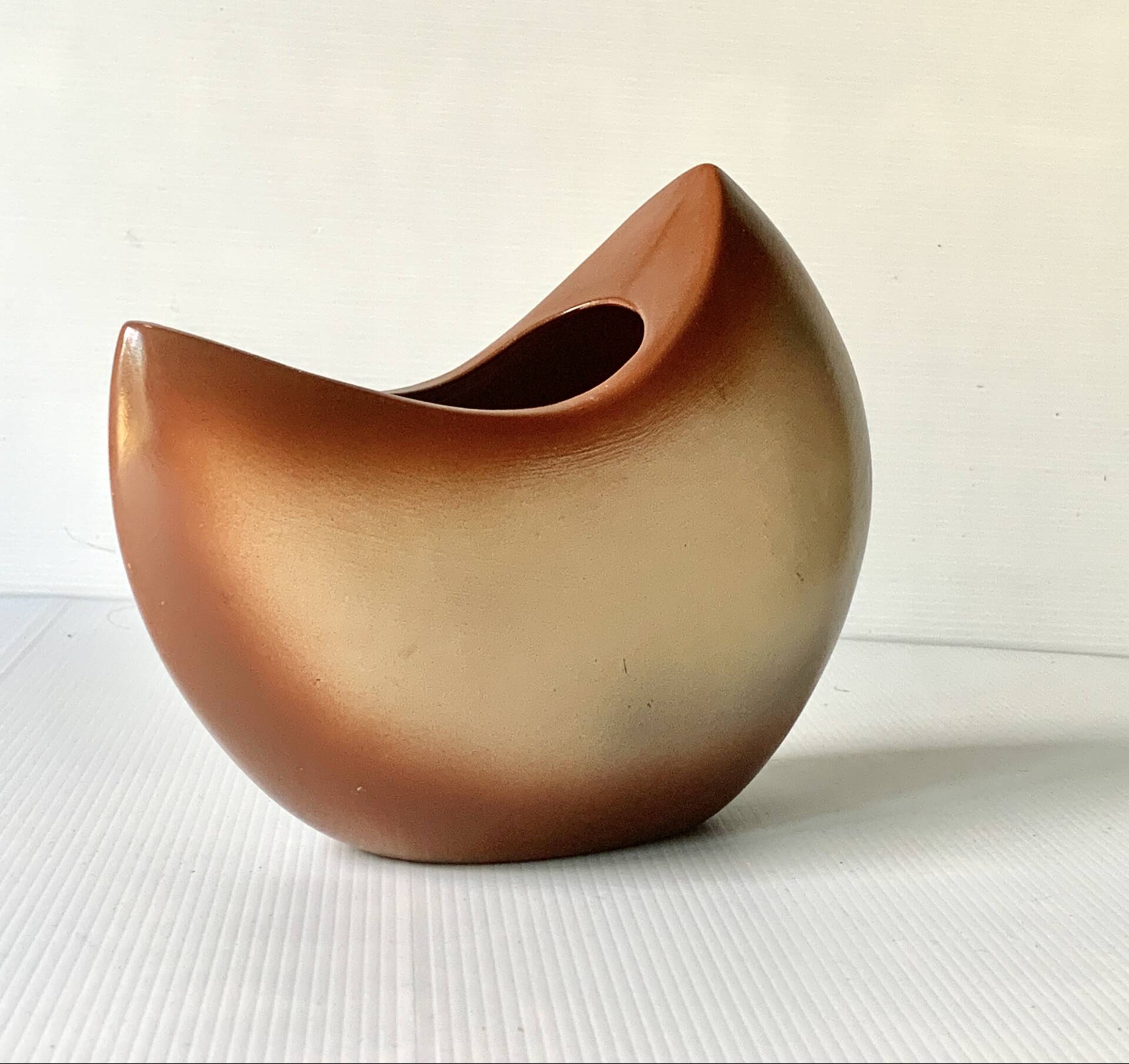 Half-moon vase Bertoncello Italy 1970