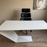 White lacquered desk model Furtif by Daniel Rode for Roche Bobois