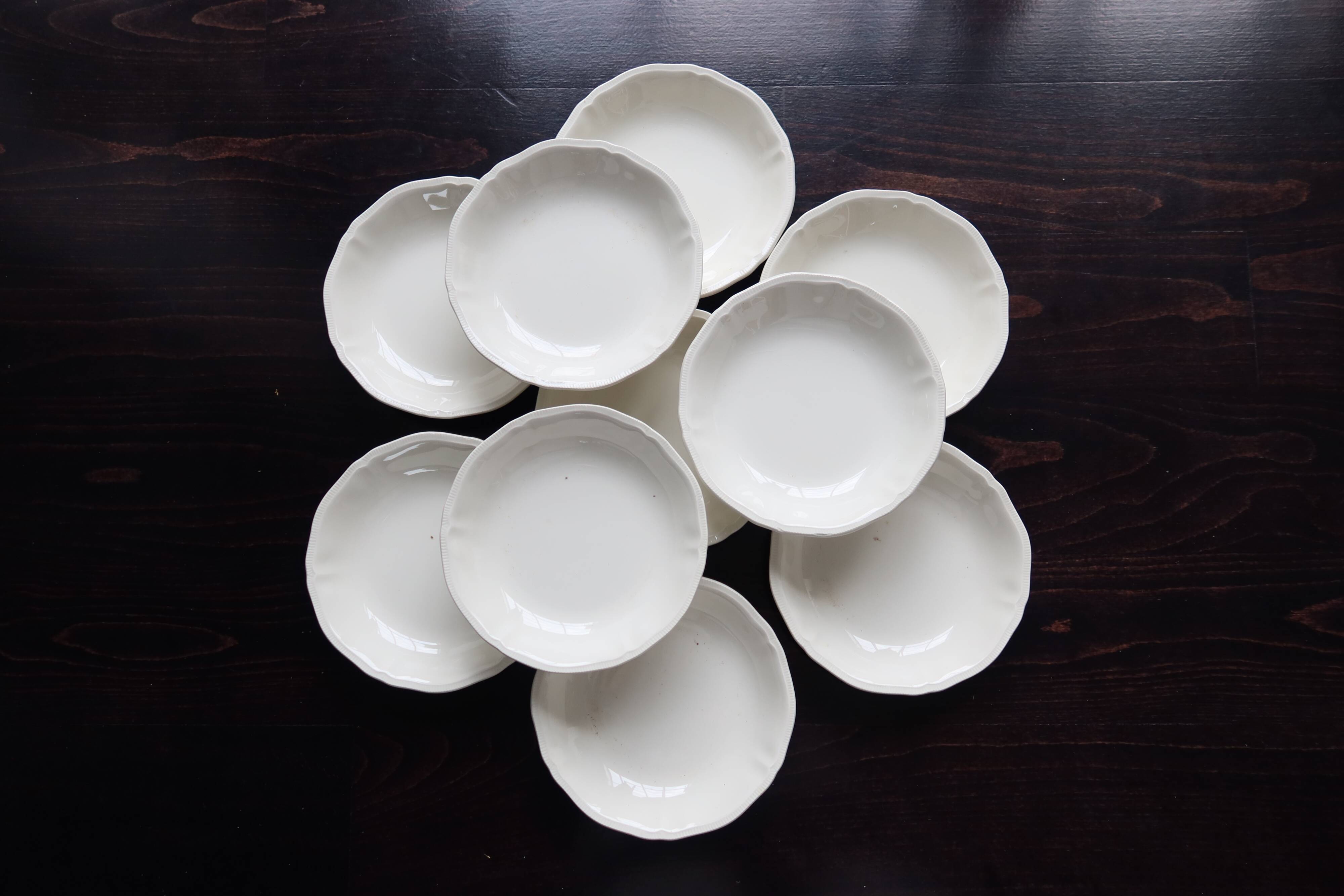 10 vintage ivory earthenware soup plates - Marli fretwork
