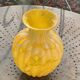 Vase en verre de clichy jaune et blanc, vintage