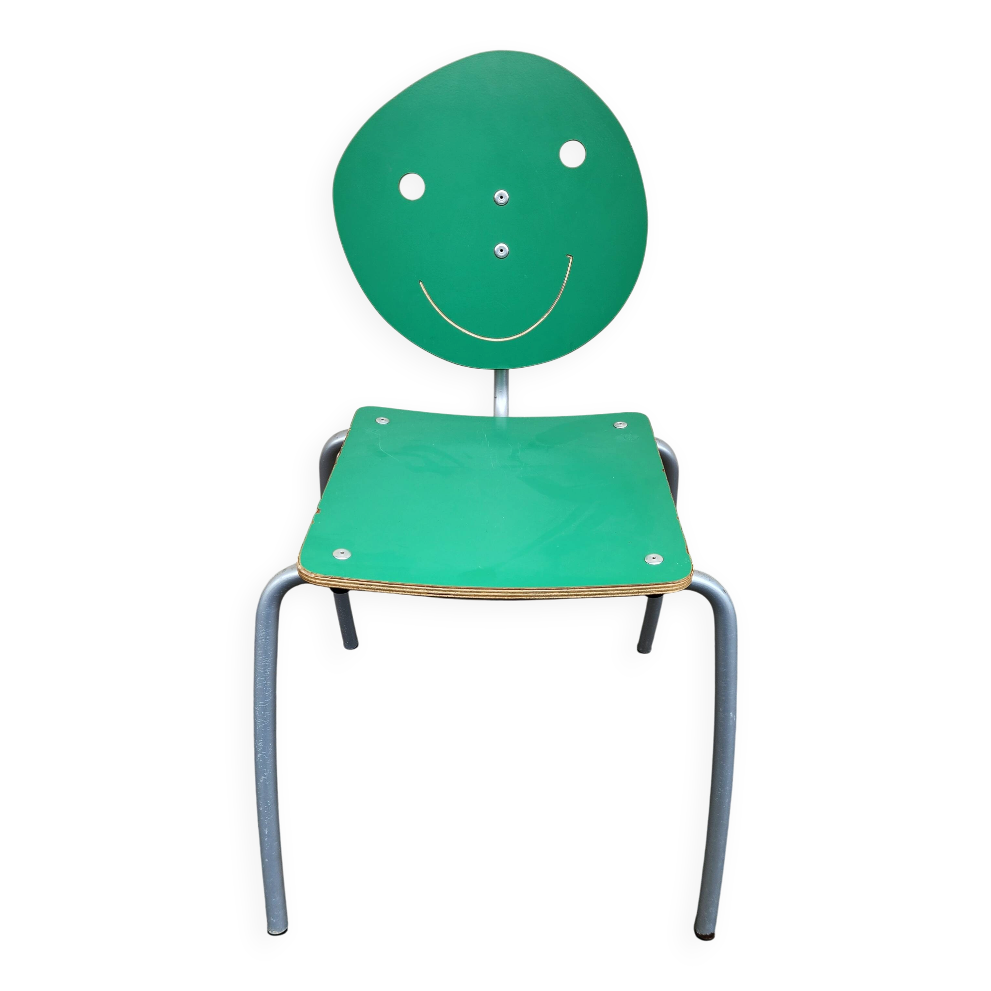 "Smile / Face" design chairs by Agatha Ruiz de la Prada - AMAT