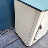 Meuble armoire de cuisine métallique