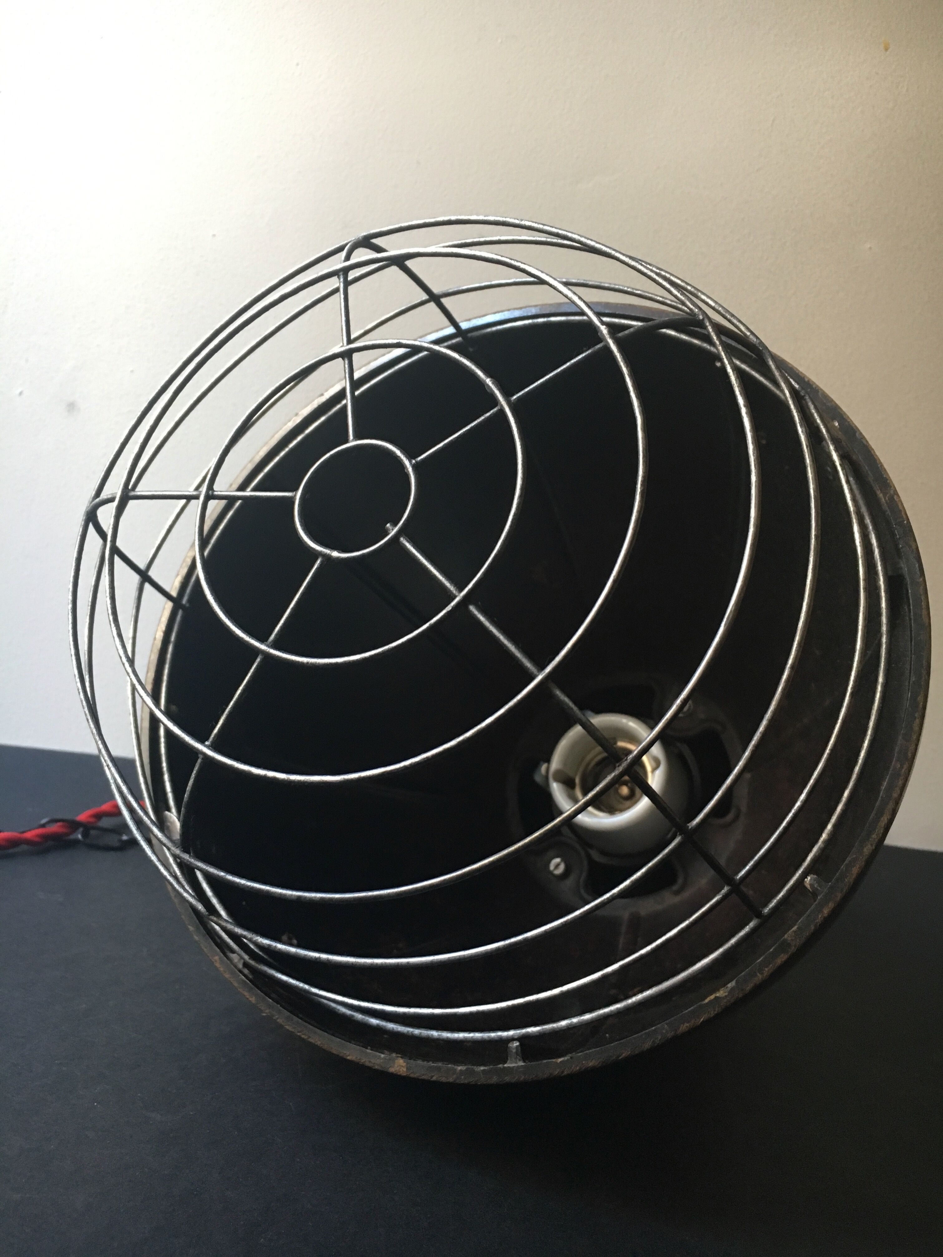 Old german bakelite round suspension